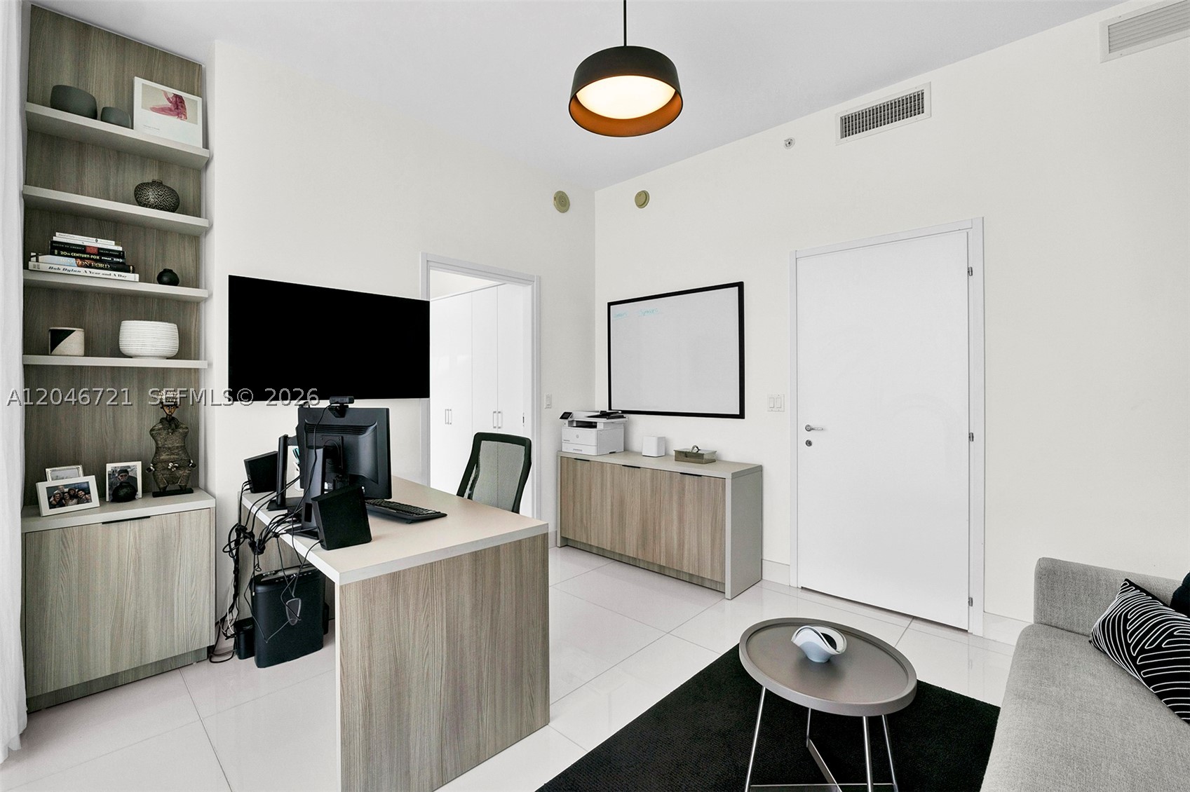 50 S Pointe Dr #2702, Miami Beach FL 33139