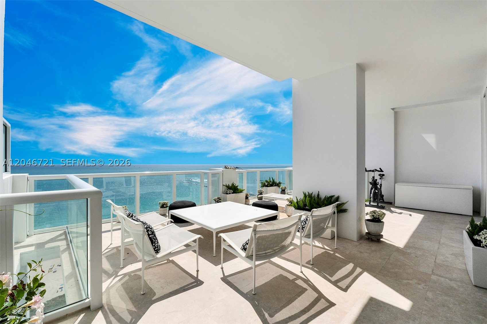 50 S Pointe Dr #2702, Miami Beach FL 33139