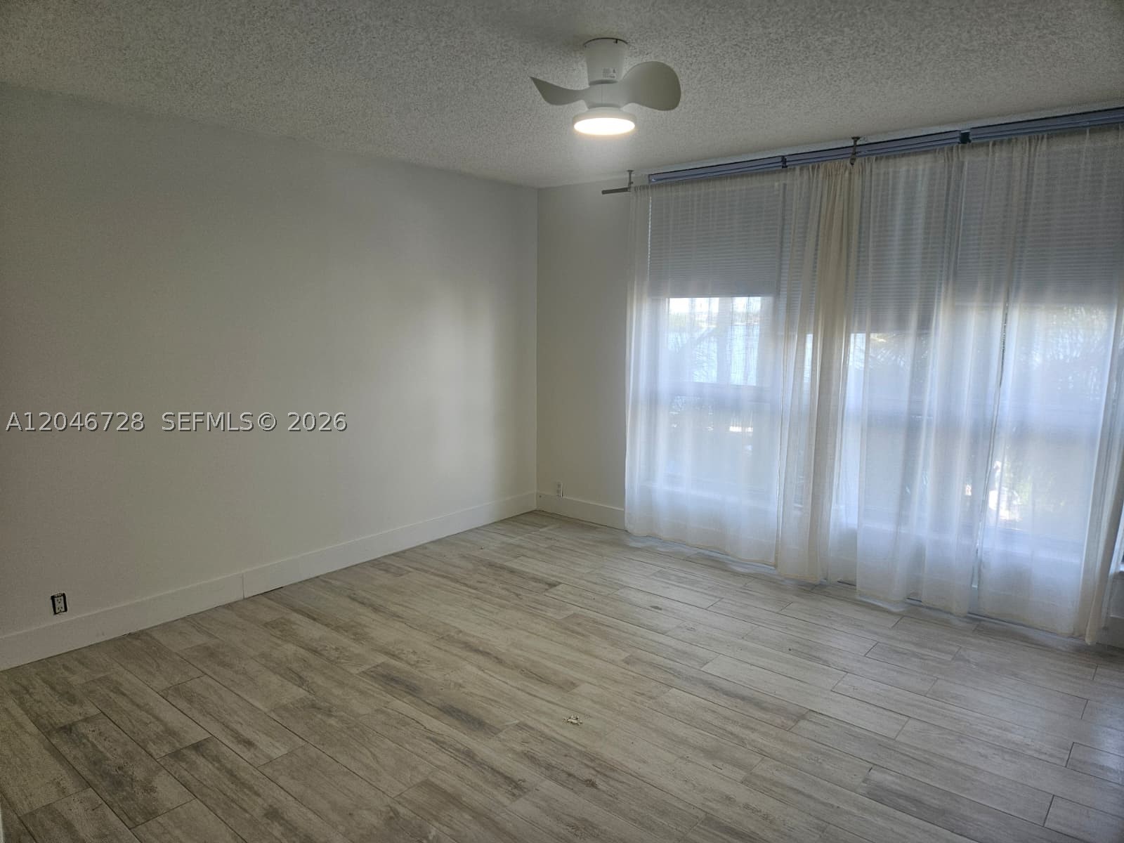 3530 Mystic Pointe Dr #405, Aventura FL 33180