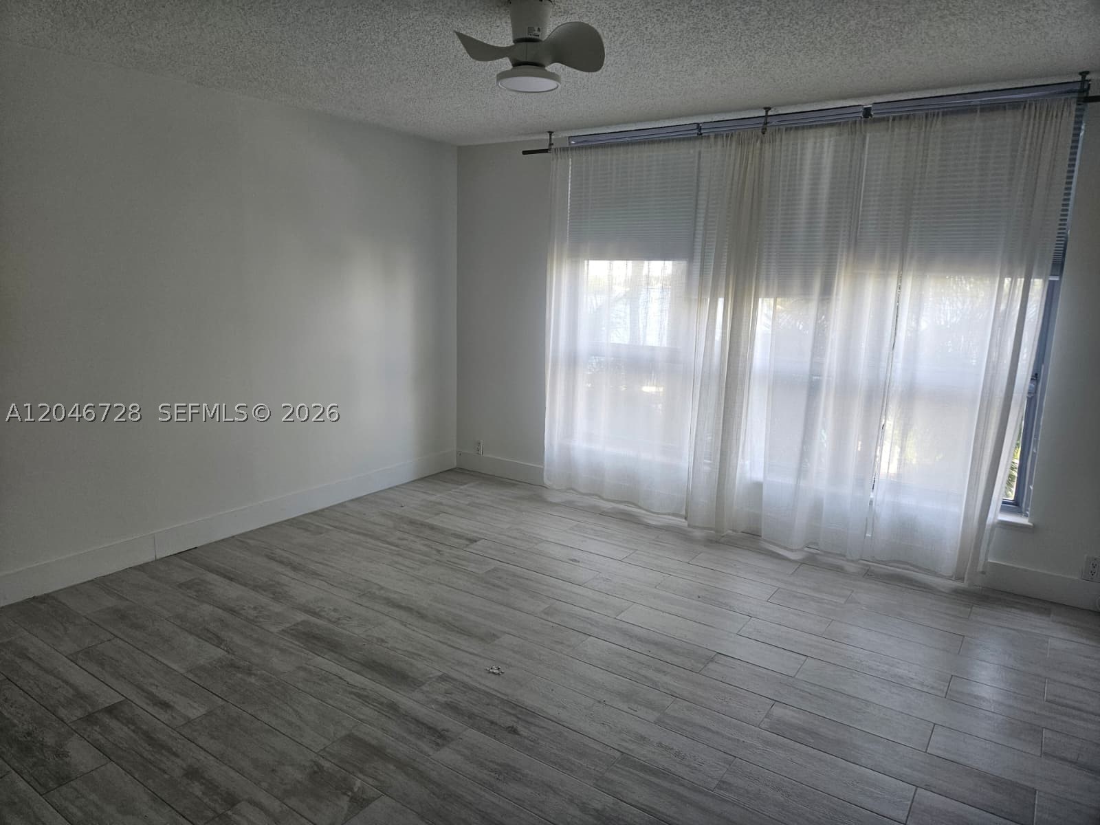 3530 Mystic Pointe Dr #405, Aventura FL 33180