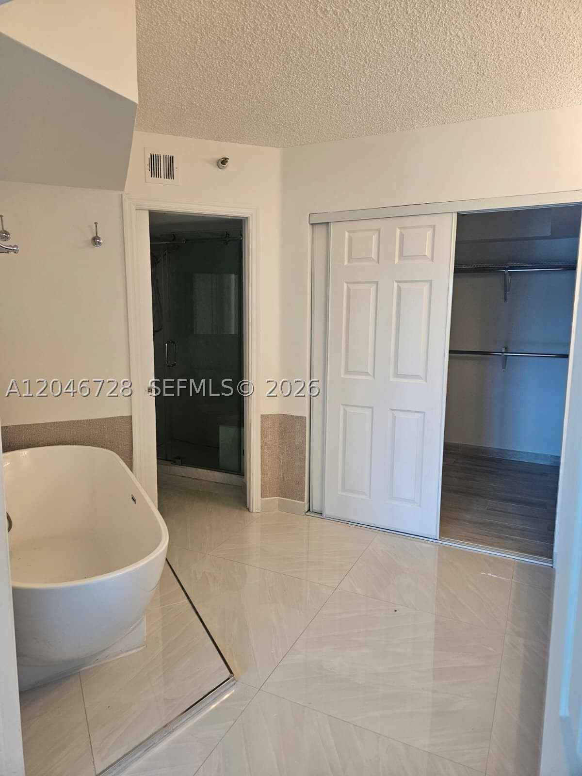 3530 Mystic Pointe Dr #405, Aventura FL 33180