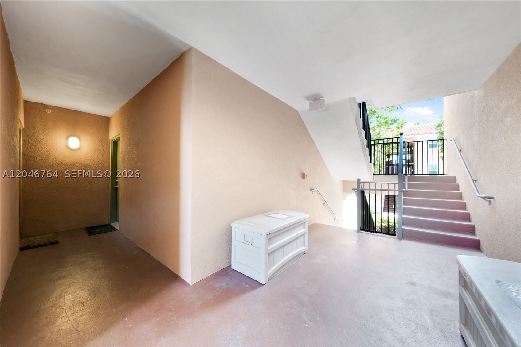 6851 SW 44th St #208, Miami FL 33155