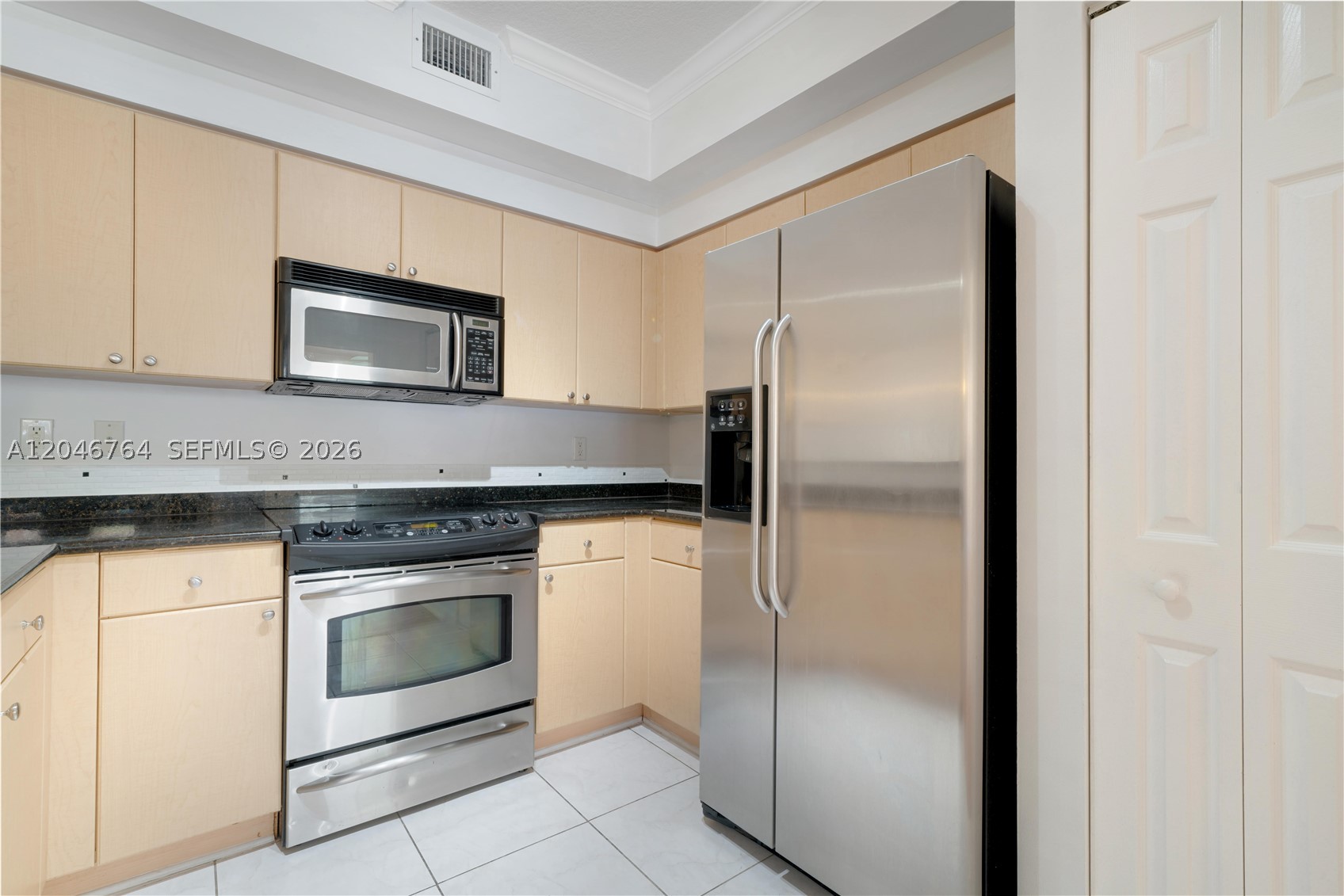 6851 SW 44th St #208, Miami FL 33155