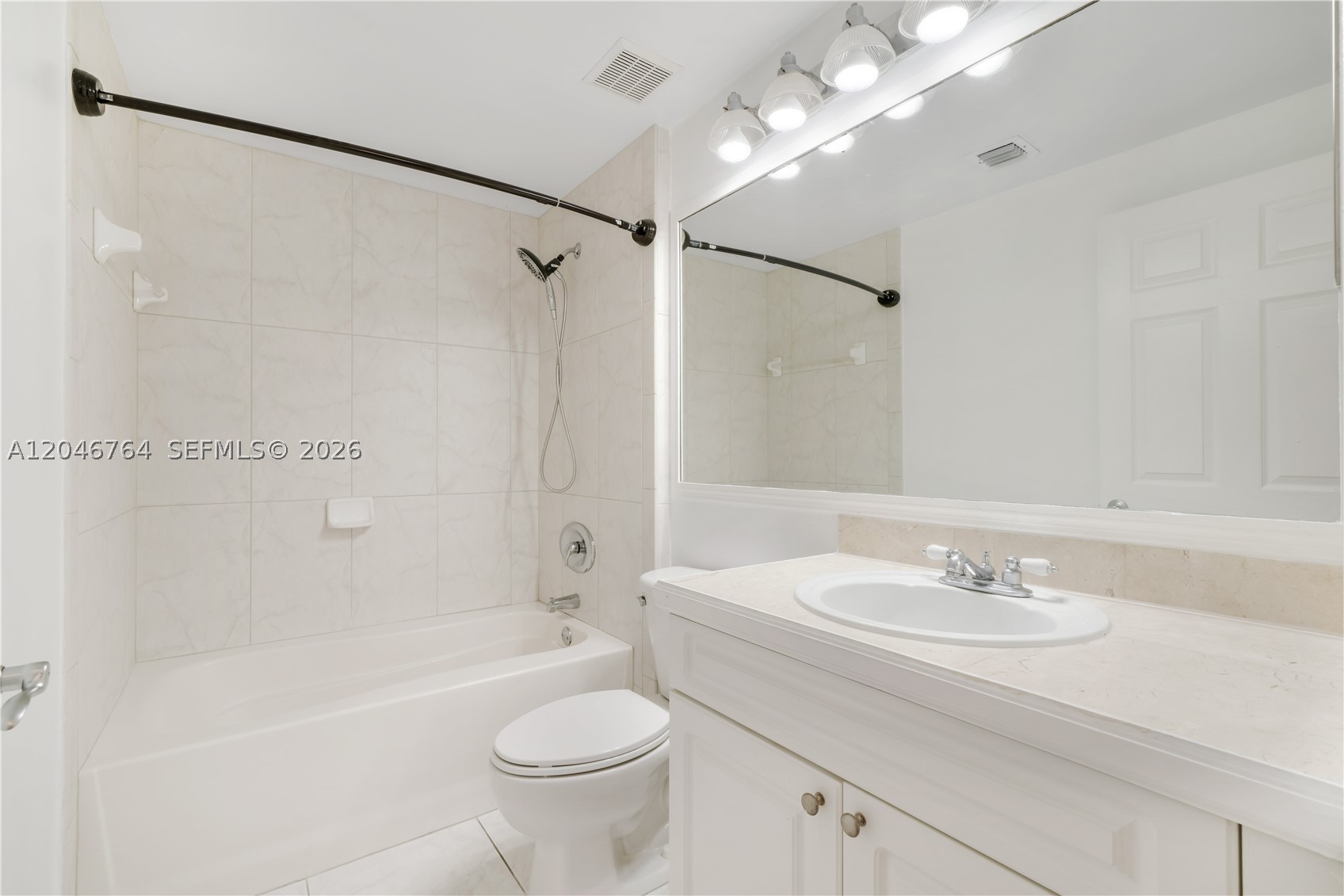 6851 SW 44th St #208, Miami FL 33155