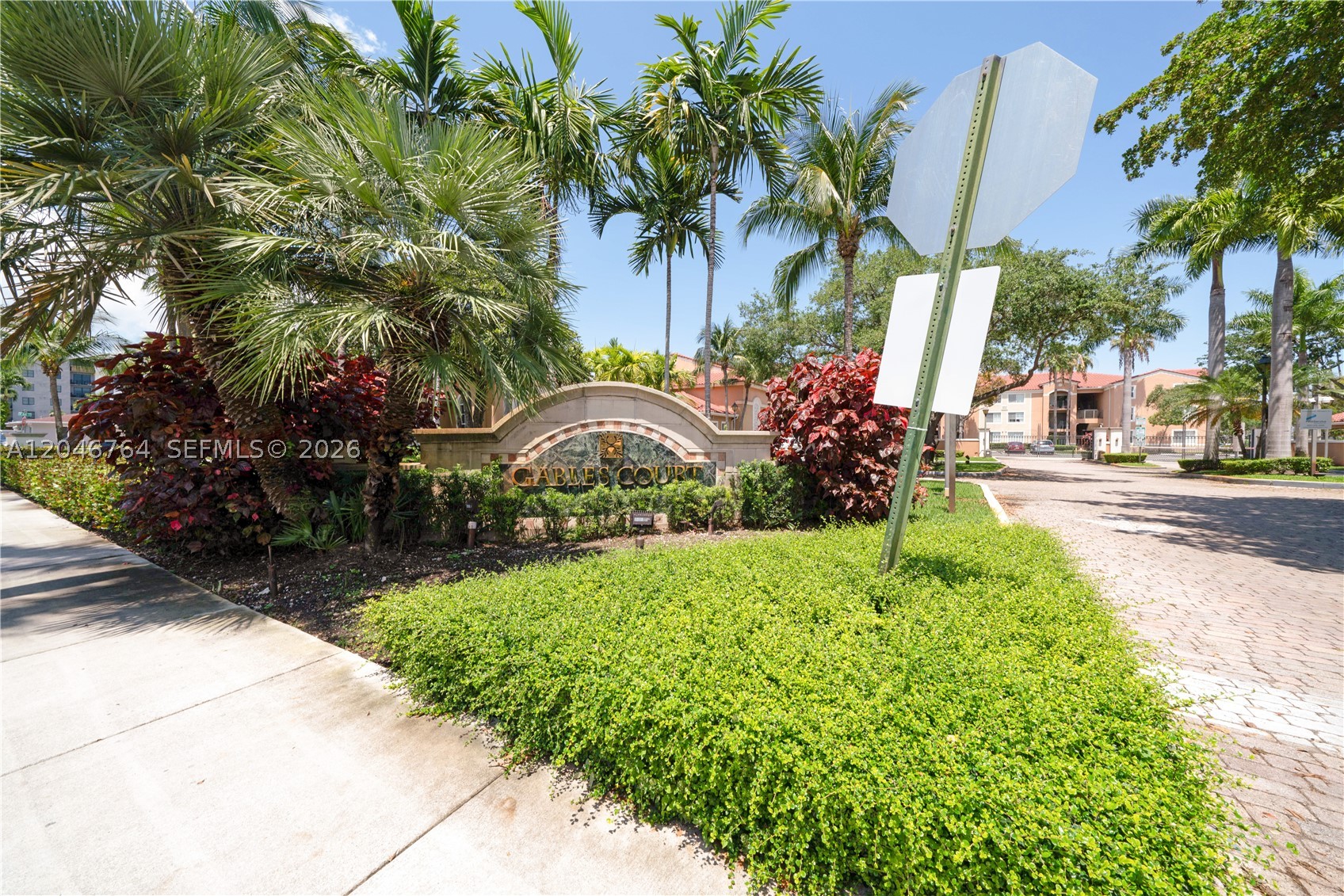 6851 SW 44th St #208, Miami FL 33155