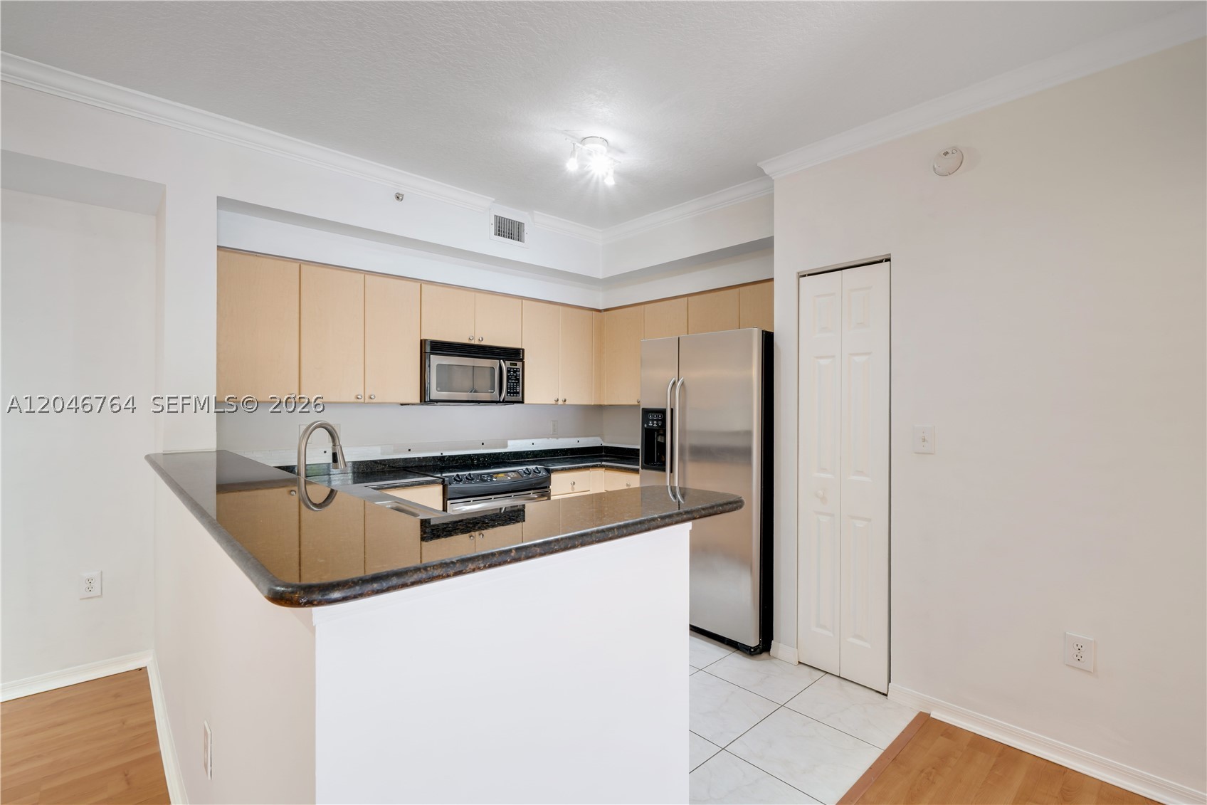 6851 SW 44th St #208, Miami FL 33155