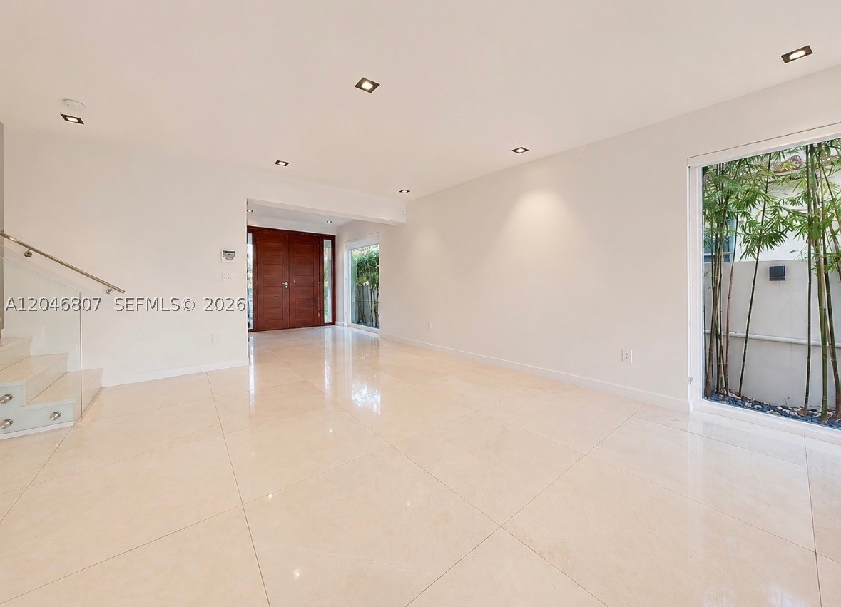 260 S Coconut Ln, Miami Beach FL 33139