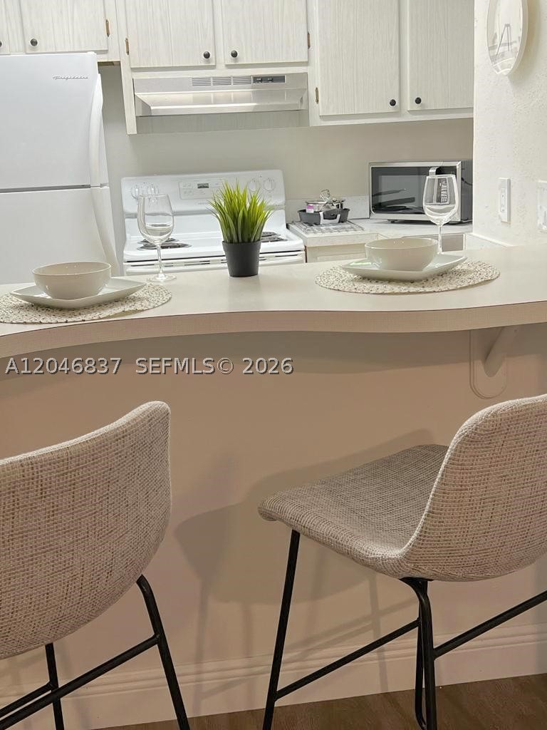 815 Middle River Dr #204, Fort Lauderdale FL 33304