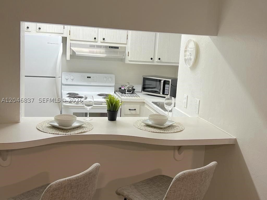 815 Middle River Dr #204, Fort Lauderdale FL 33304