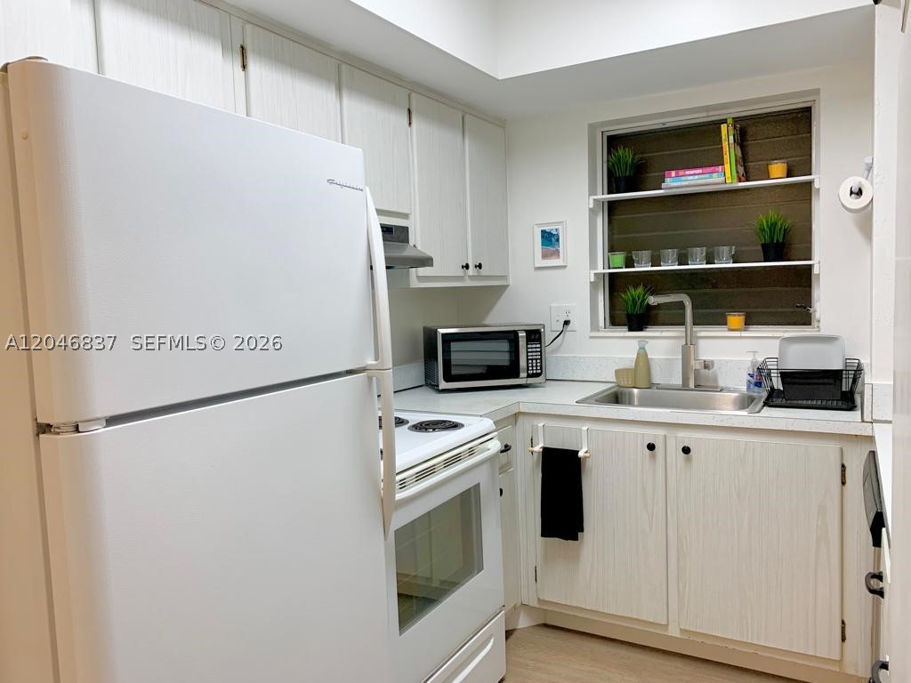 815 Middle River Dr #204, Fort Lauderdale FL 33304