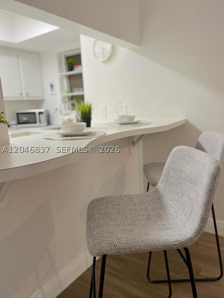 815 Middle River Dr #204, Fort Lauderdale FL 33304