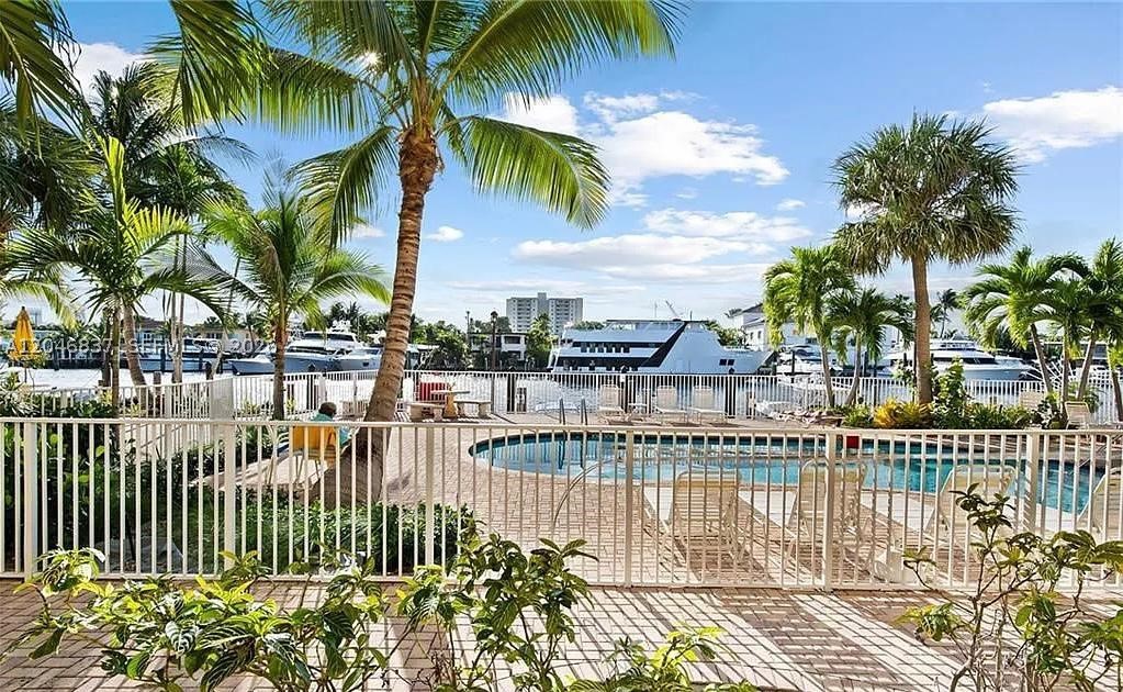 815 Middle River Dr #204, Fort Lauderdale FL 33304