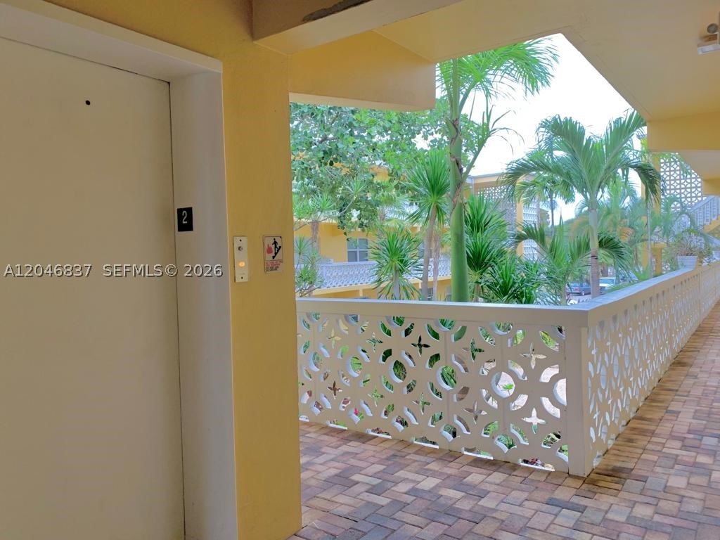 815 Middle River Dr #204, Fort Lauderdale FL 33304