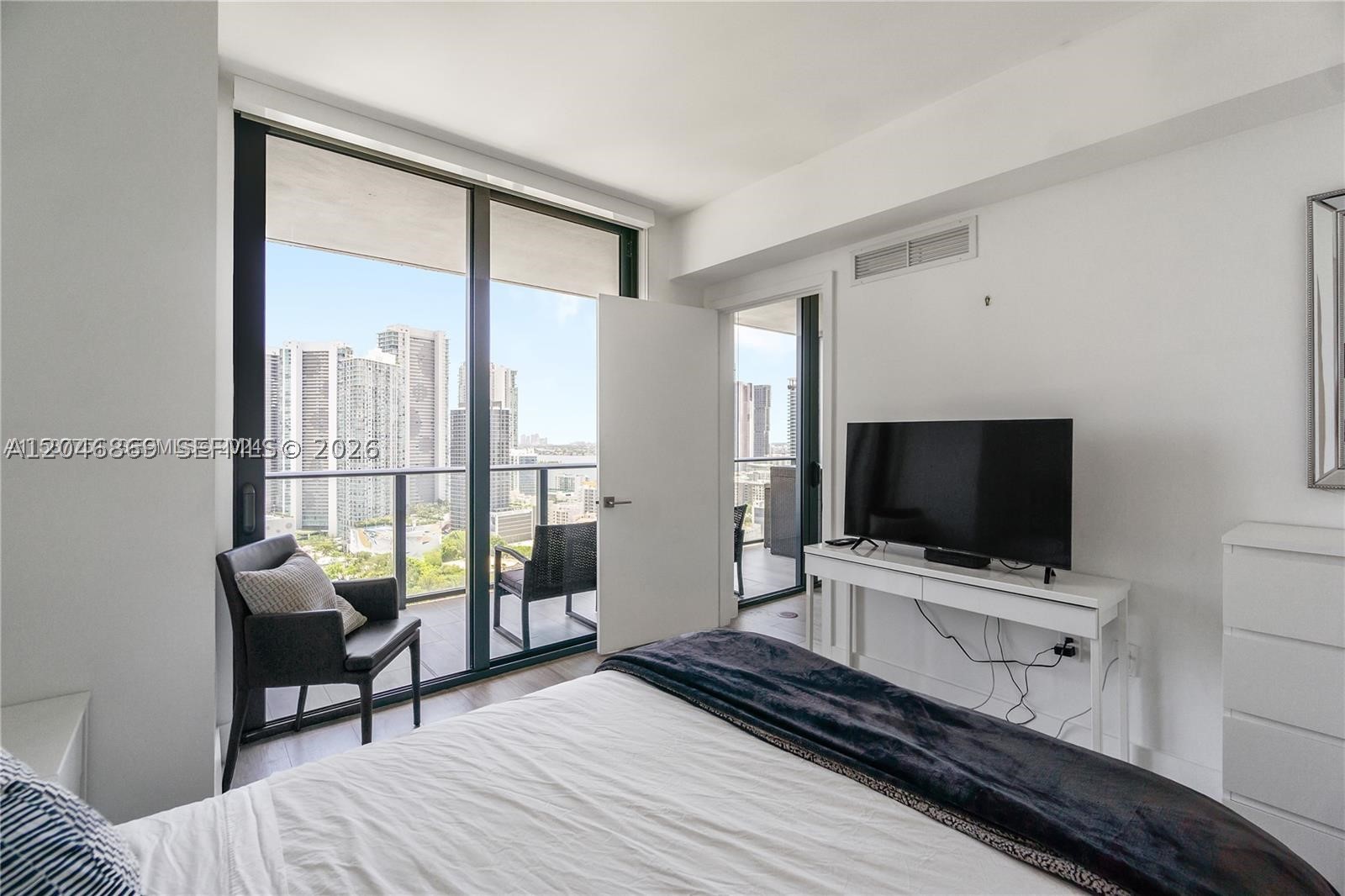121 NE 34th St #2706, Miami FL 33137