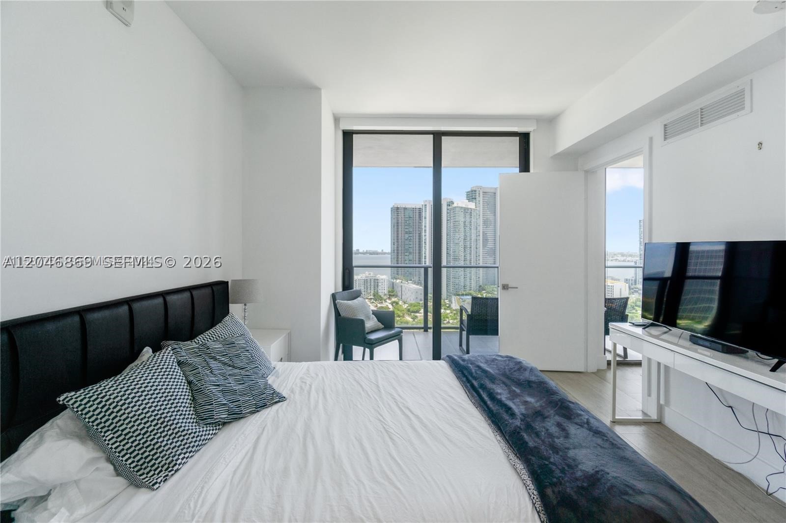 121 NE 34th St #2706, Miami FL 33137