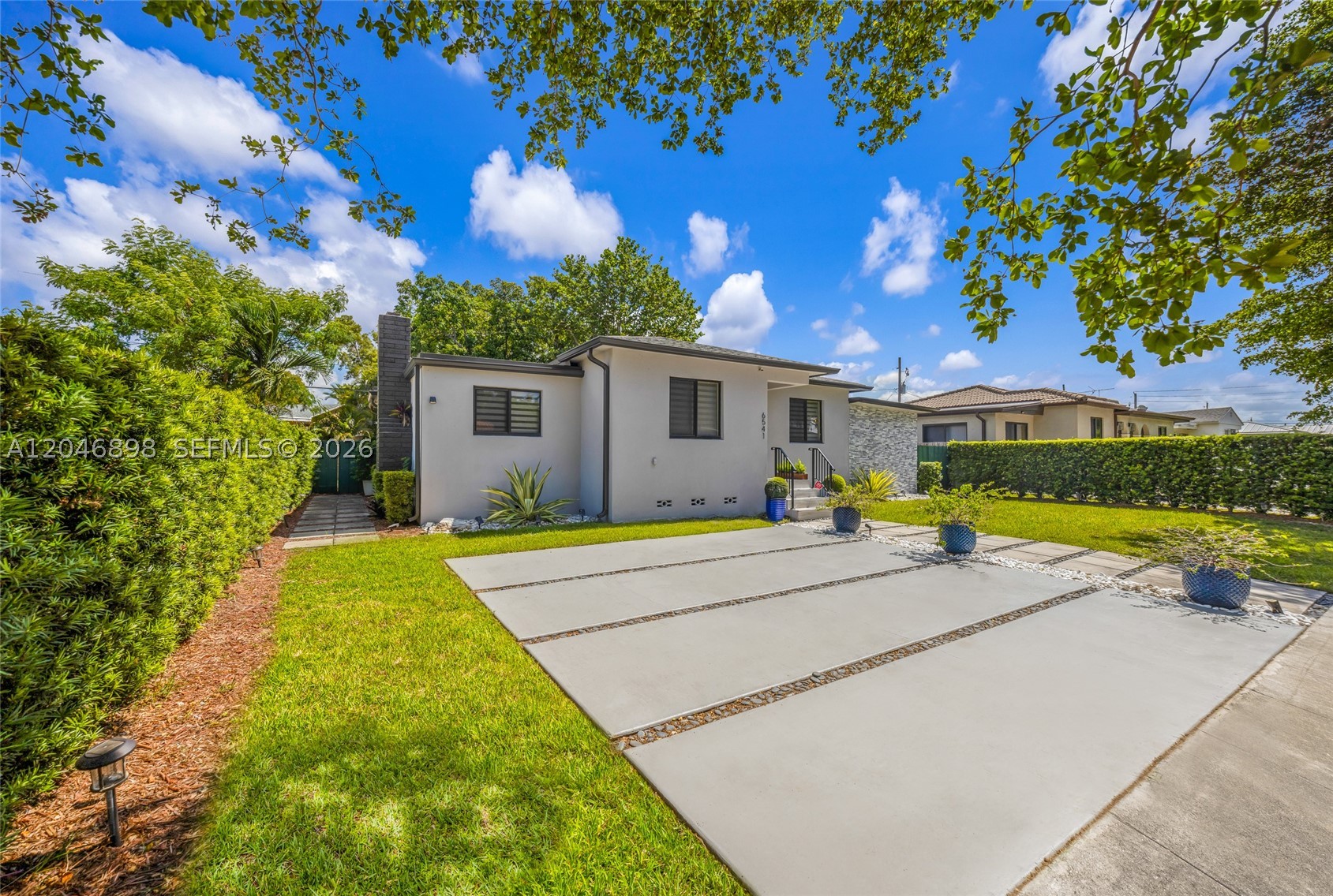 6541 SW 18th St, West Miami FL 33155