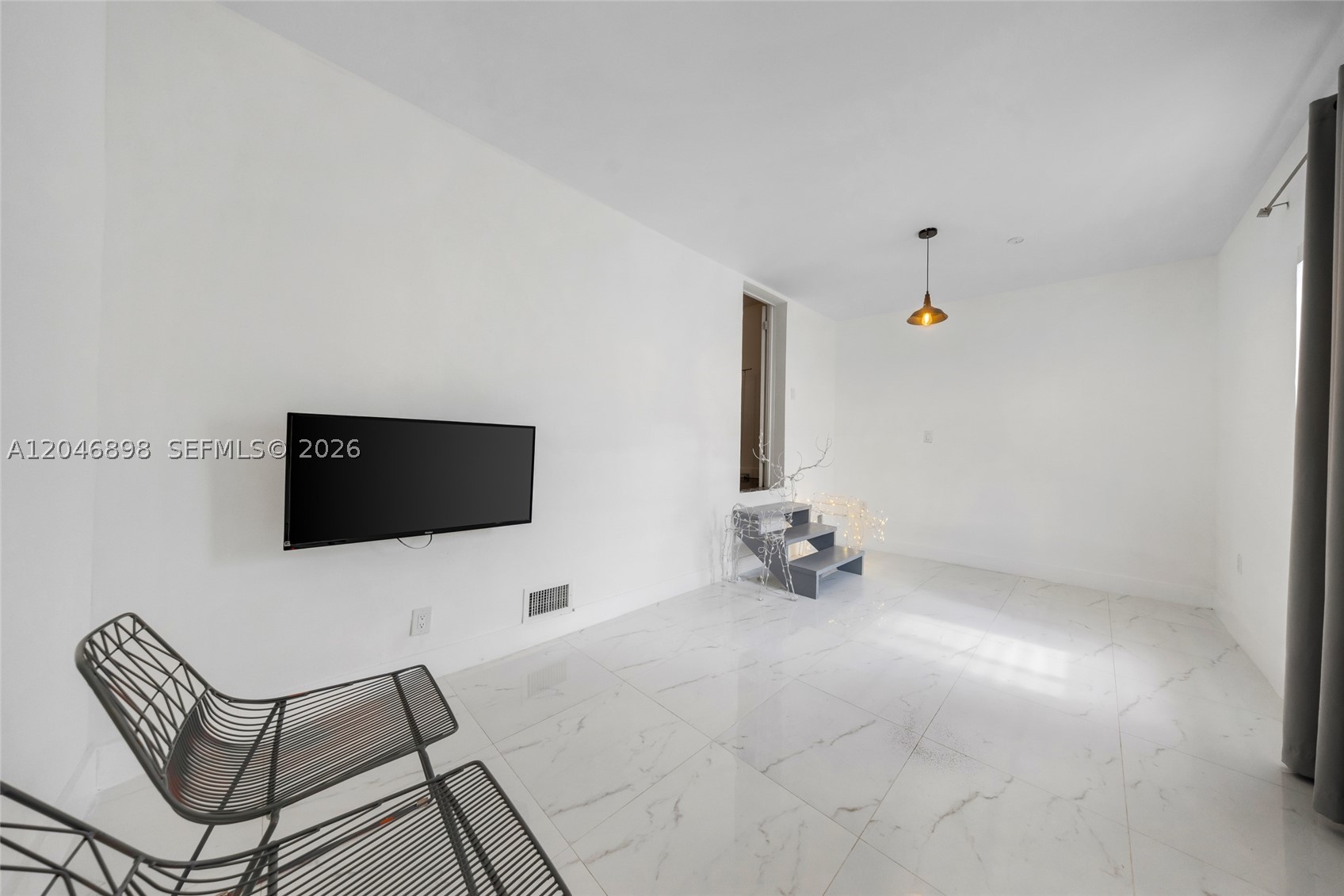6541 SW 18th St, West Miami FL 33155