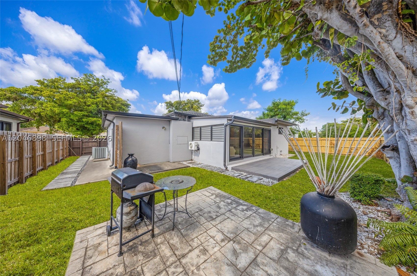 6541 SW 18th St, West Miami FL 33155