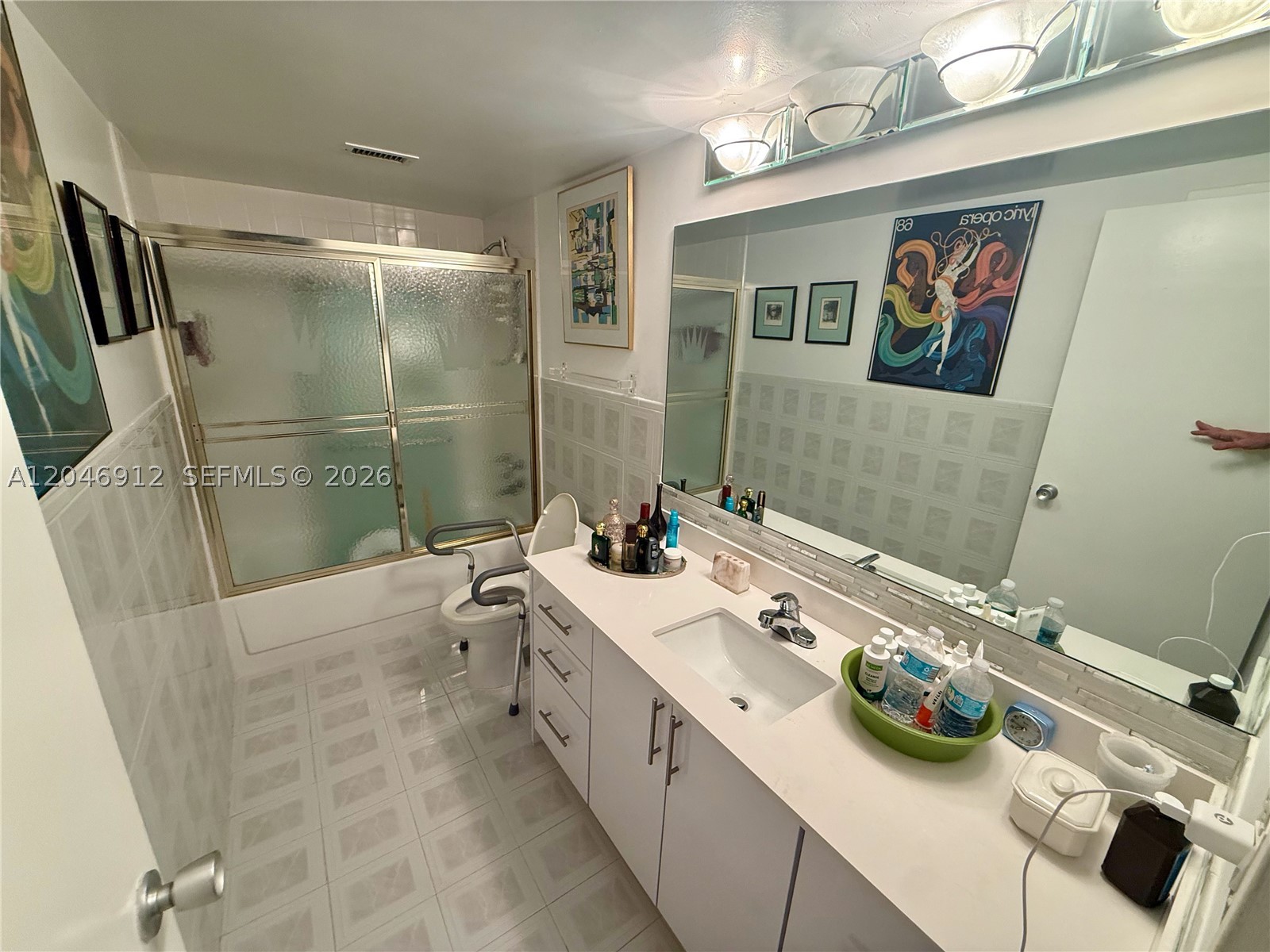 900 Bay Dr #527, Miami Beach FL 33141