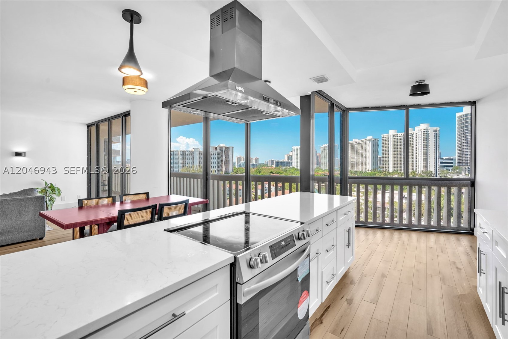 1000 W Island Blvd #1206, Aventura FL 33160