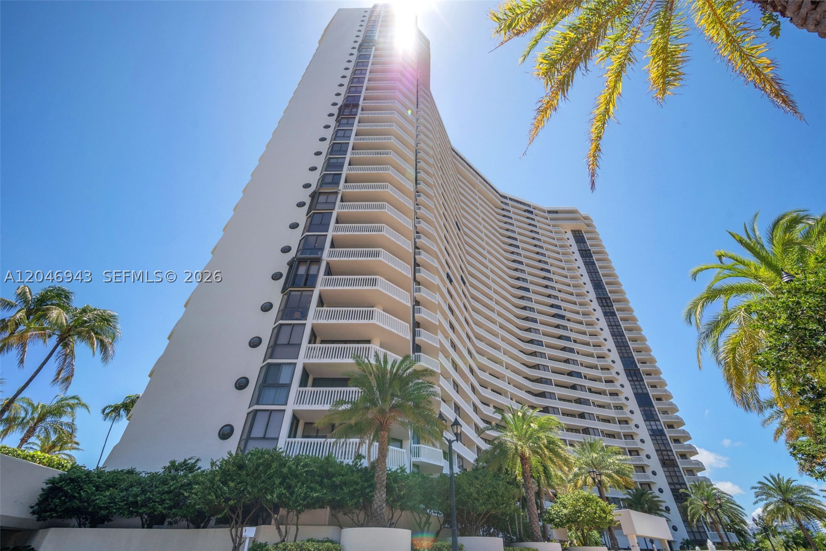 1000 W Island Blvd #1206, Aventura FL 33160