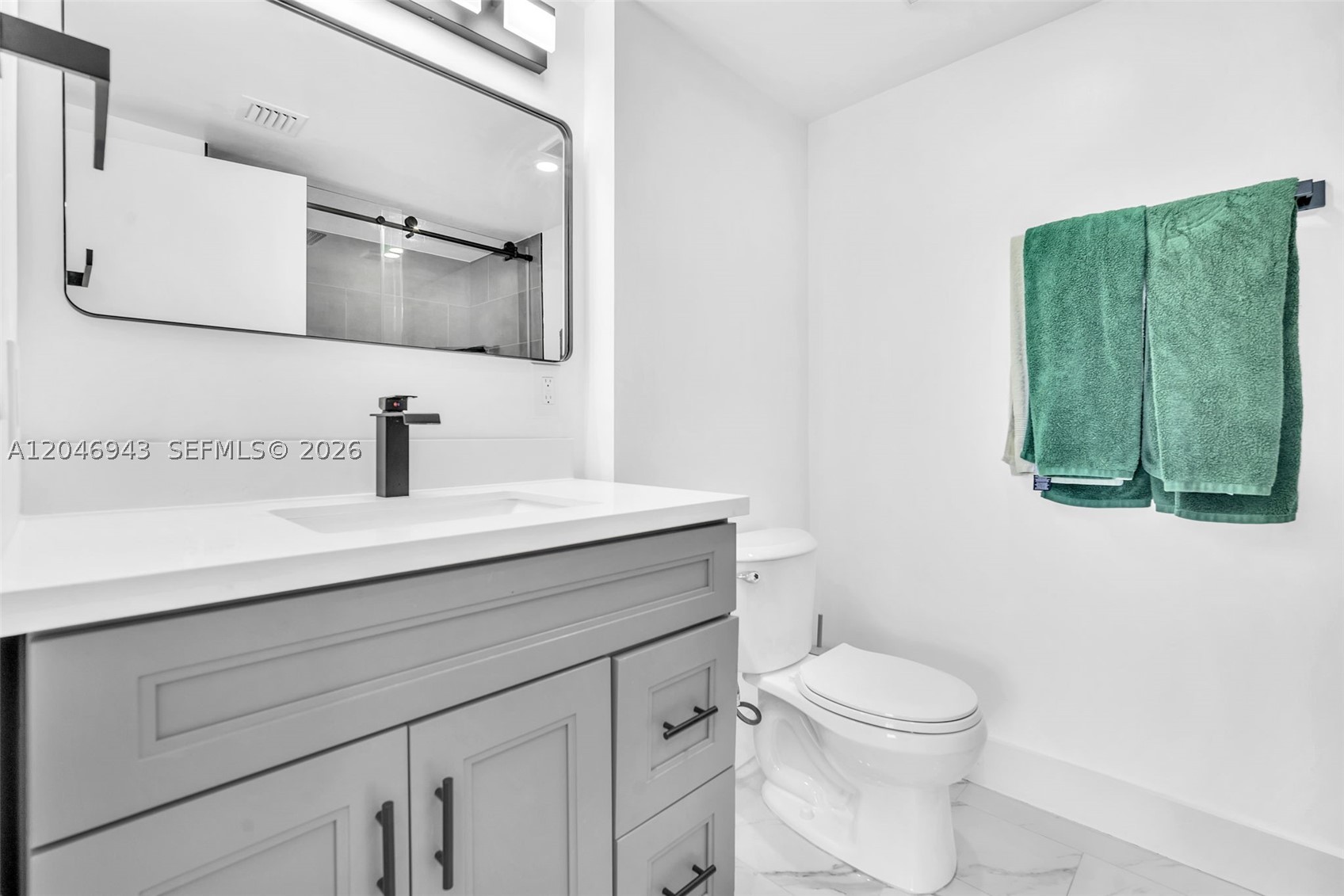 1000 W Island Blvd #1206, Aventura FL 33160
