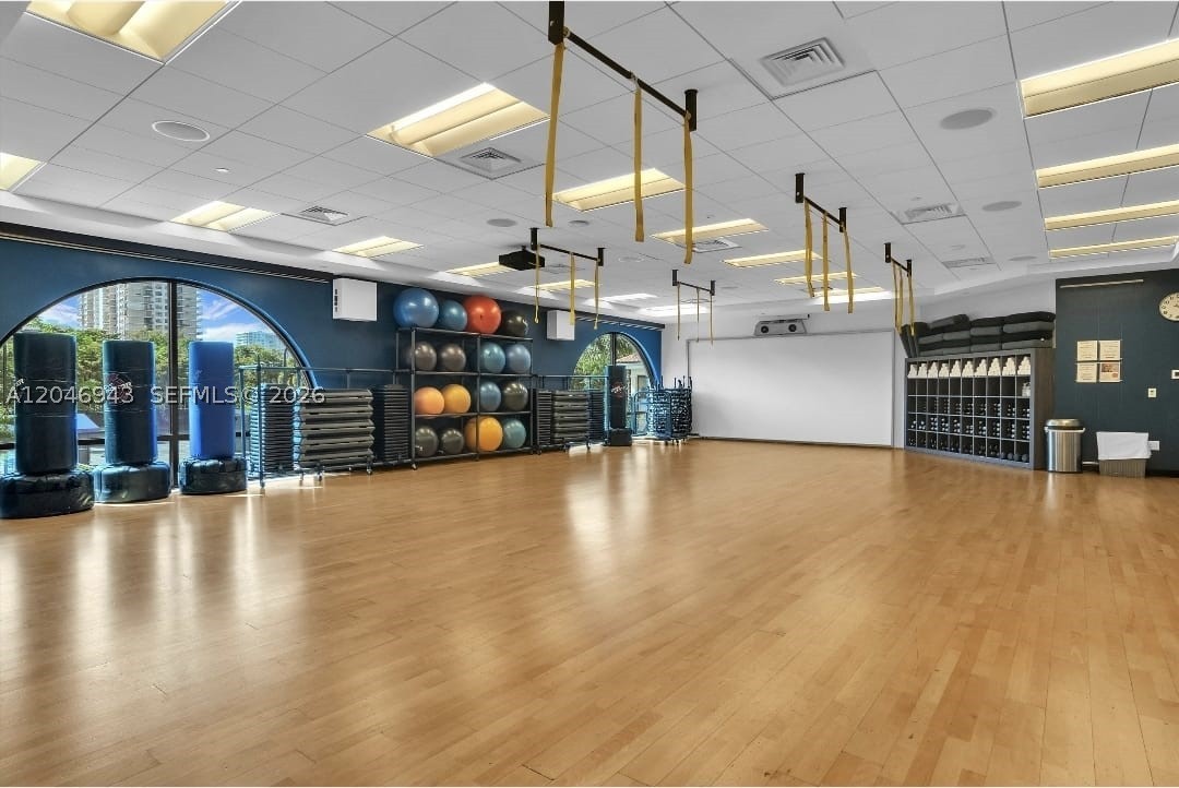 1000 W Island Blvd #1206, Aventura FL 33160