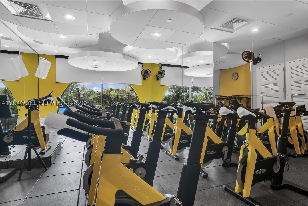 1000 W Island Blvd #1206, Aventura FL 33160