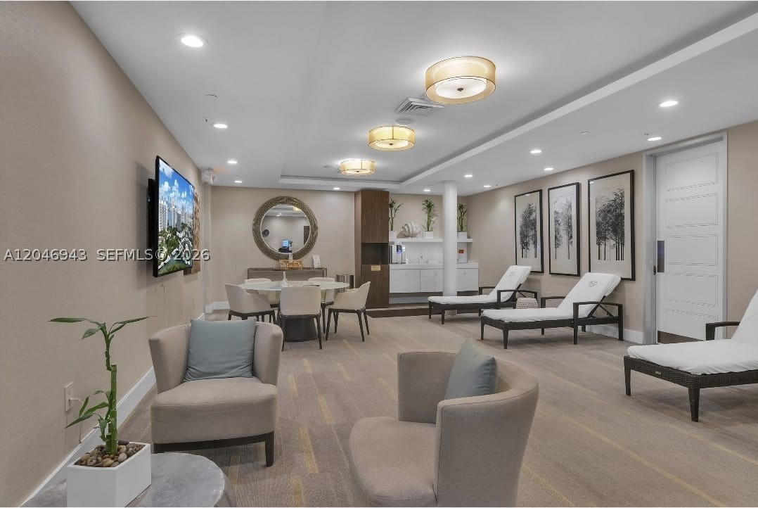 1000 W Island Blvd #1206, Aventura FL 33160
