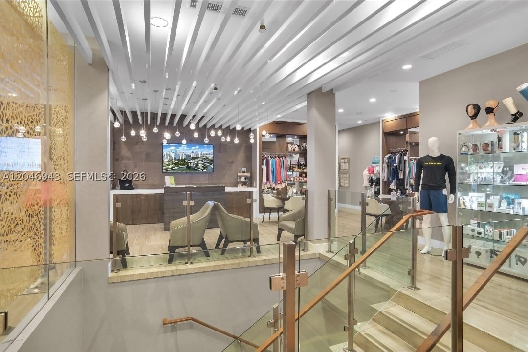 1000 W Island Blvd #1206, Aventura FL 33160