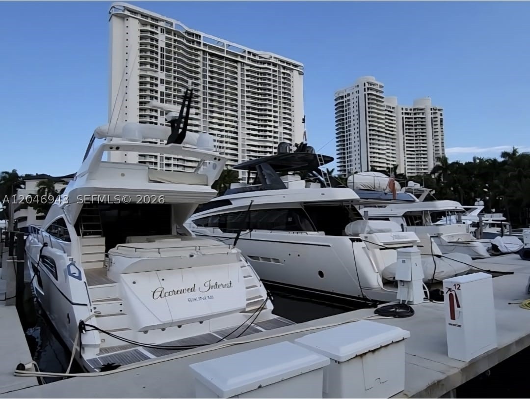 1000 W Island Blvd #1206, Aventura FL 33160