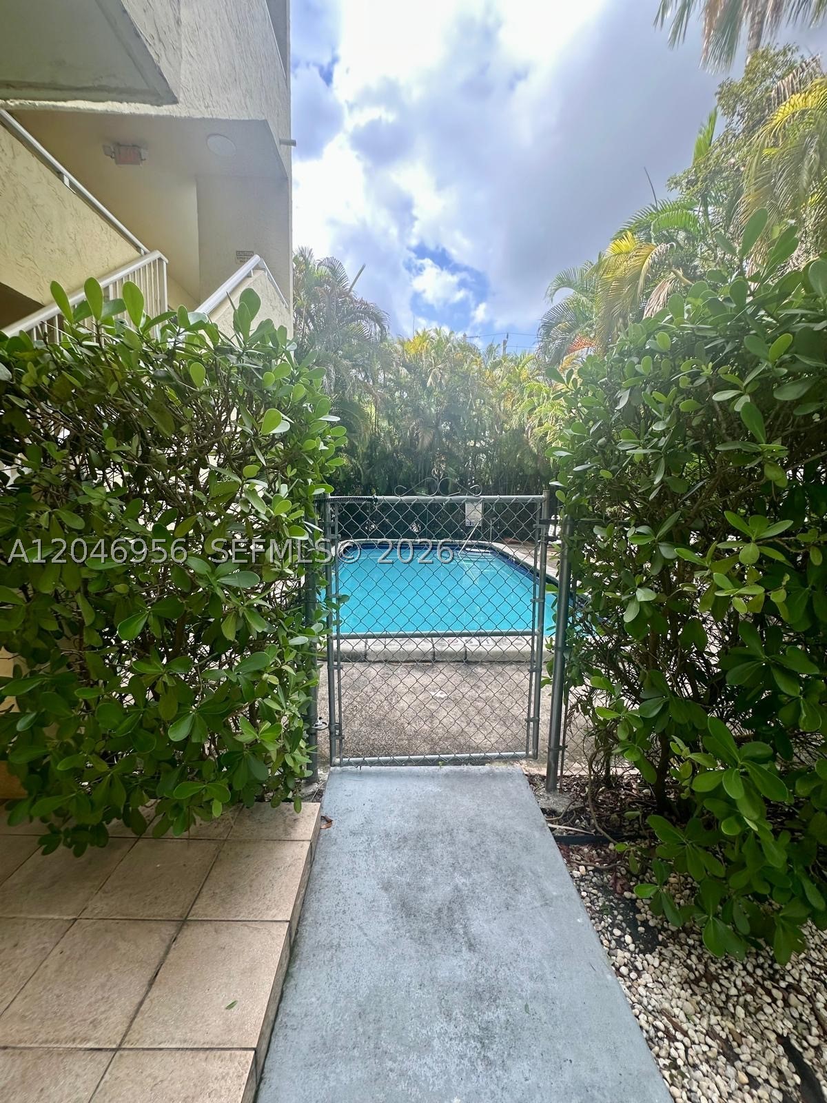 5839 SW 74th Ter #104, South Miami FL 33143