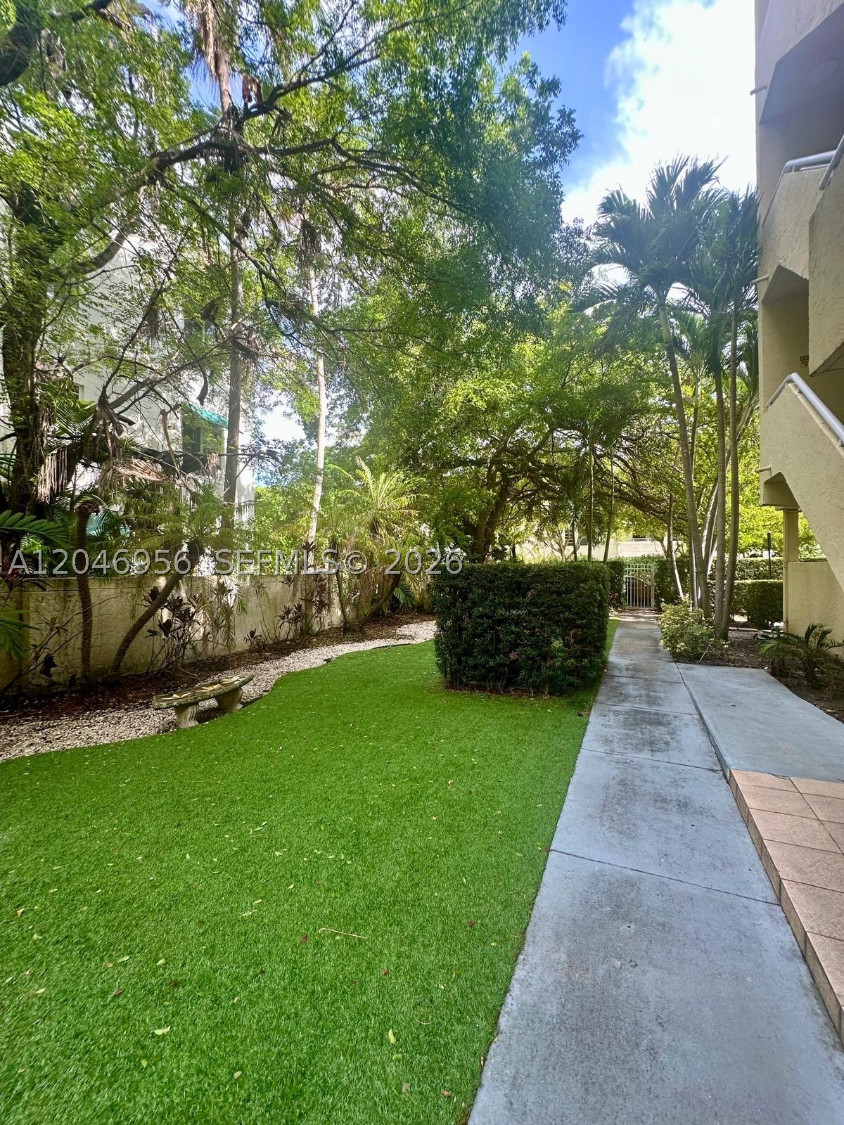 5839 SW 74th Ter #104, South Miami FL 33143
