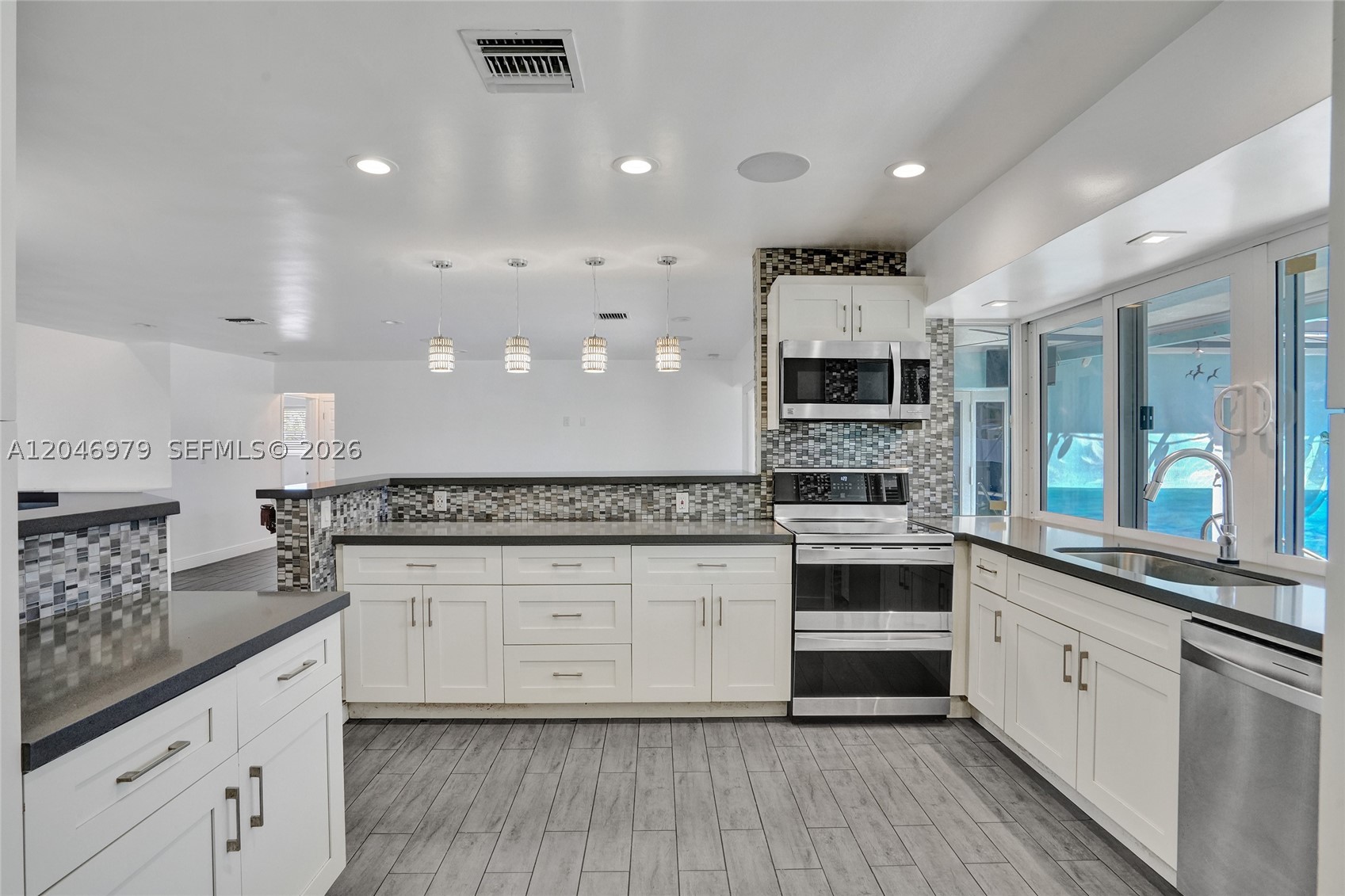 9240 54th St, Cooper City FL 33328