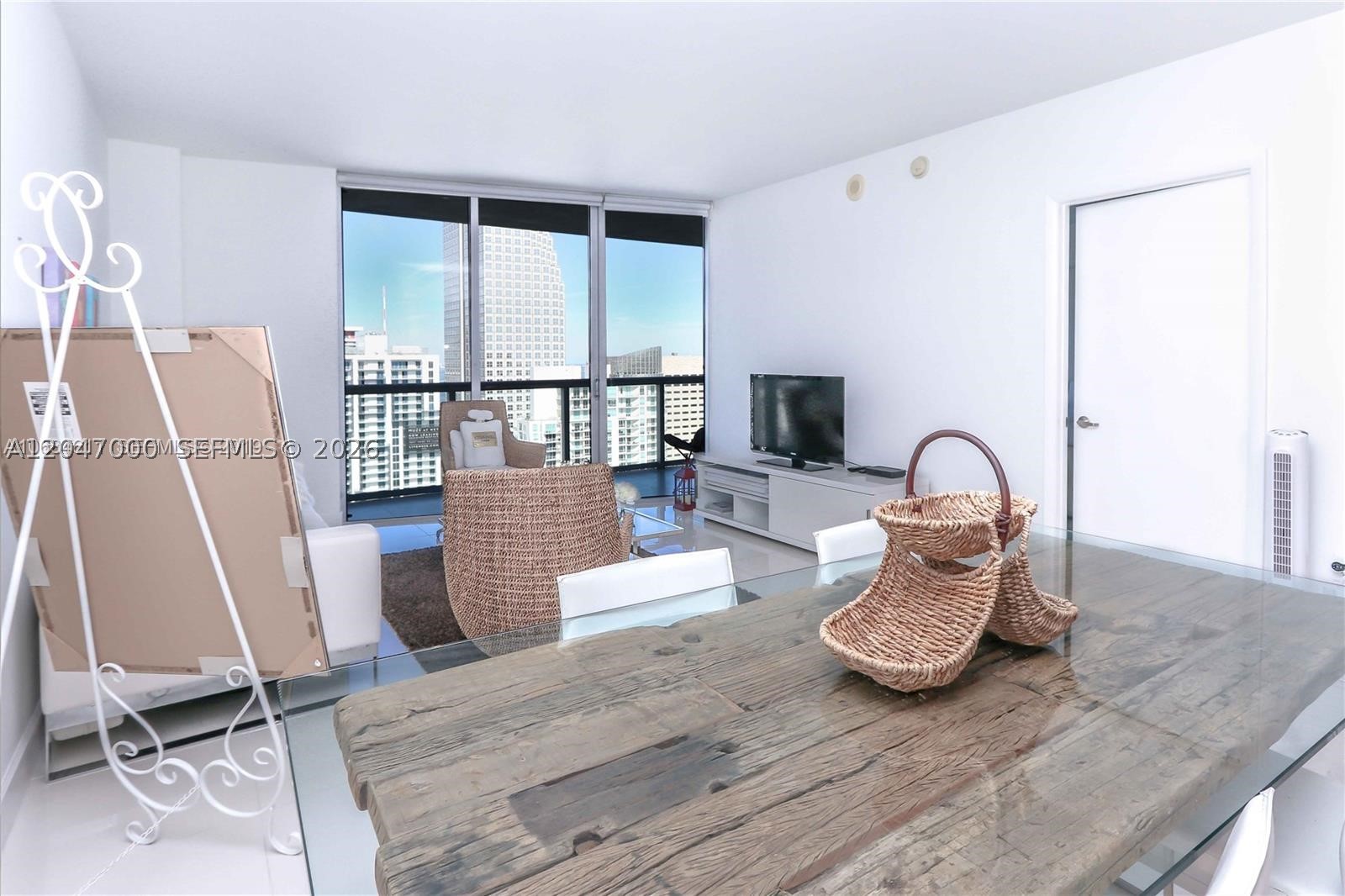 475 Brickell Ave #4612, Miami FL 33131