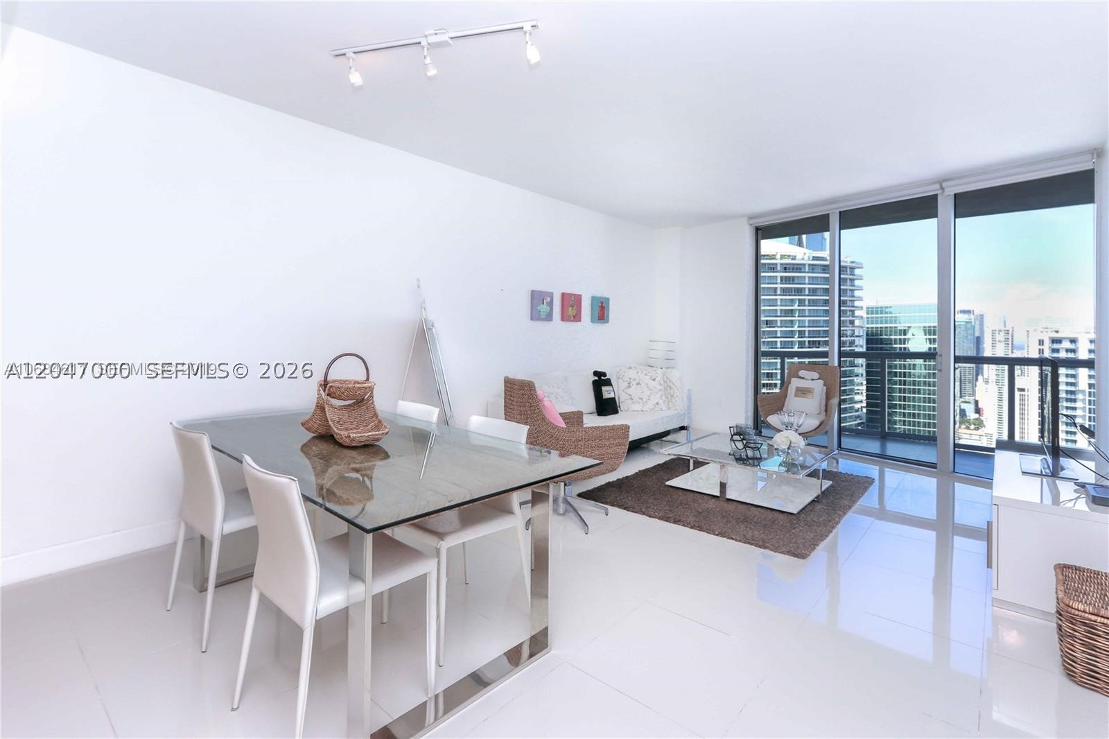 475 Brickell Ave #4612, Miami FL 33131
