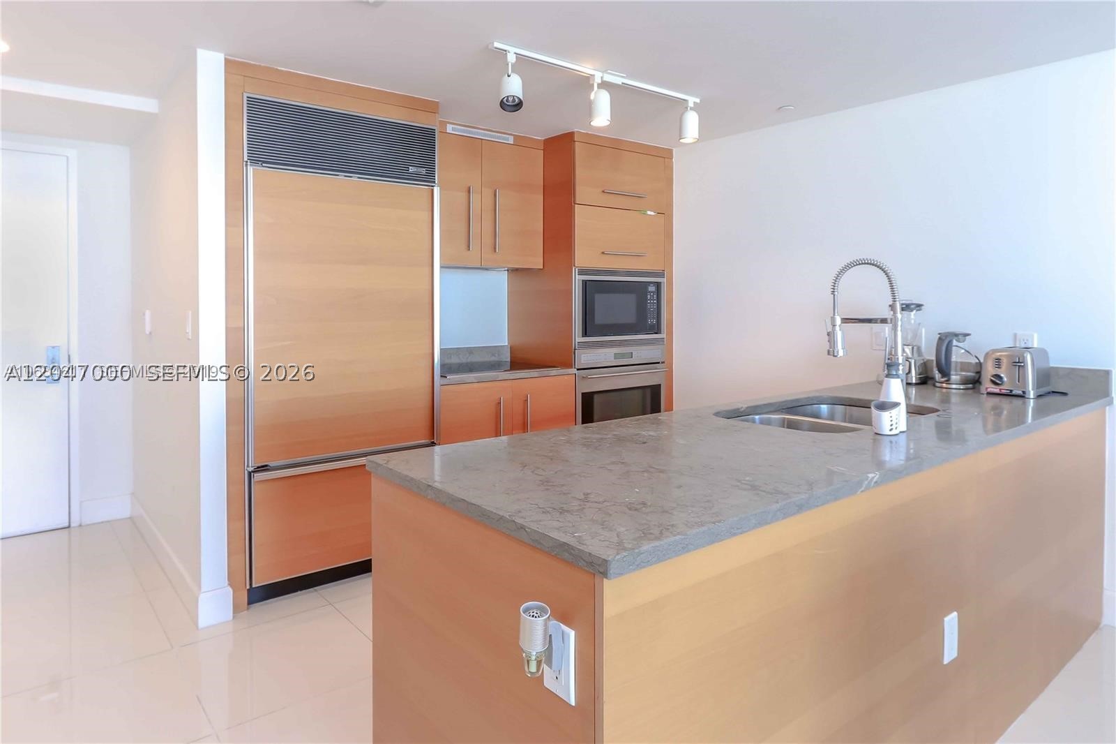 475 Brickell Ave #4612, Miami FL 33131