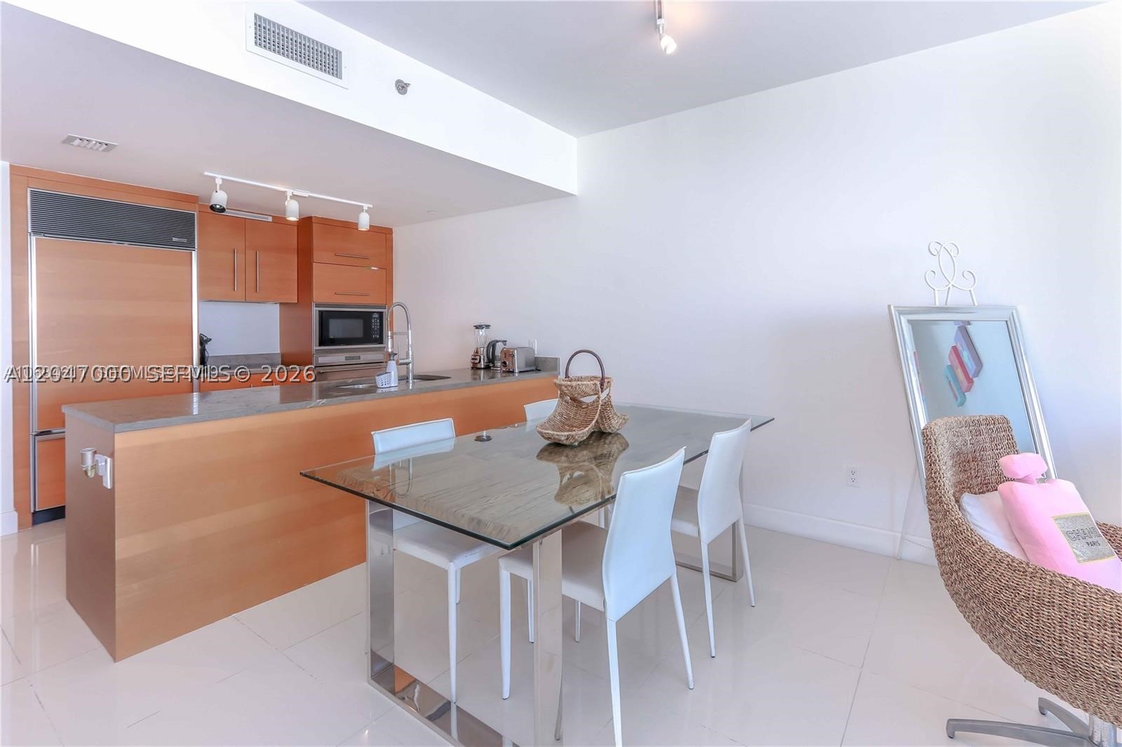 475 Brickell Ave #4612, Miami FL 33131