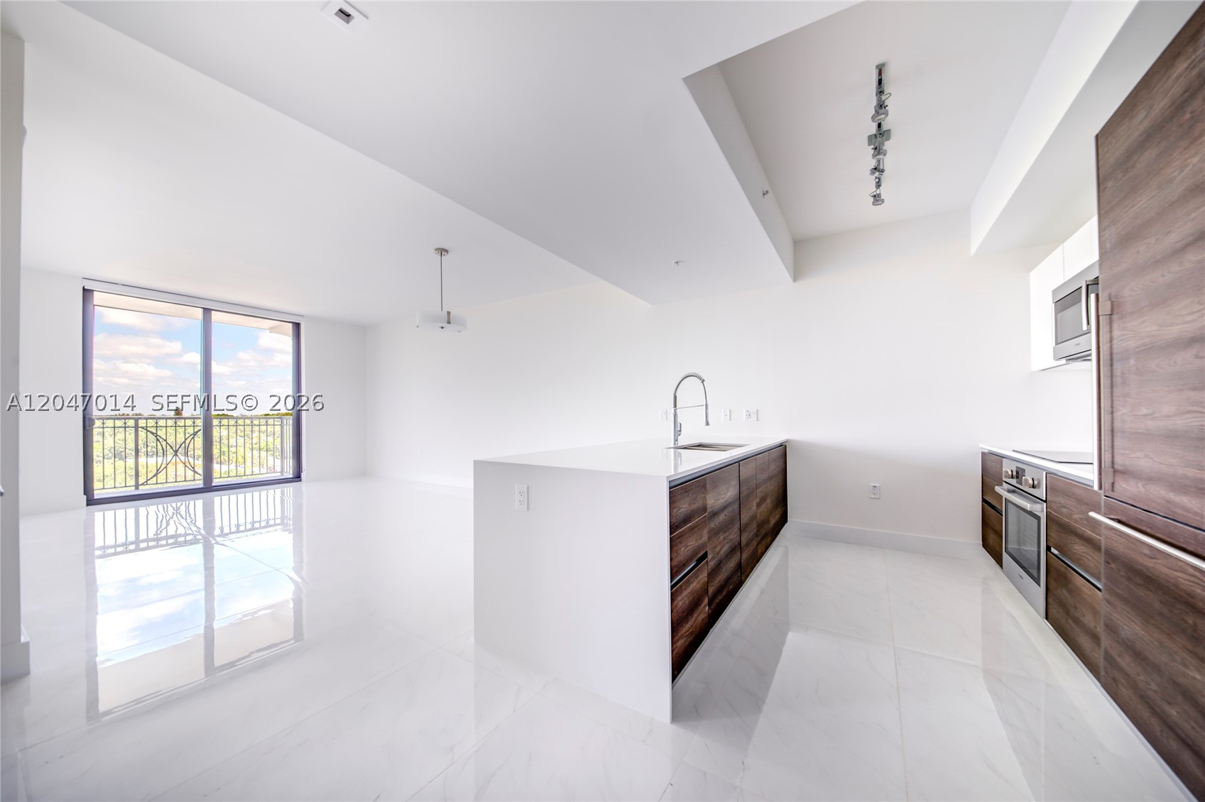 301 Altara Ave #733, Coral Gables FL 33146