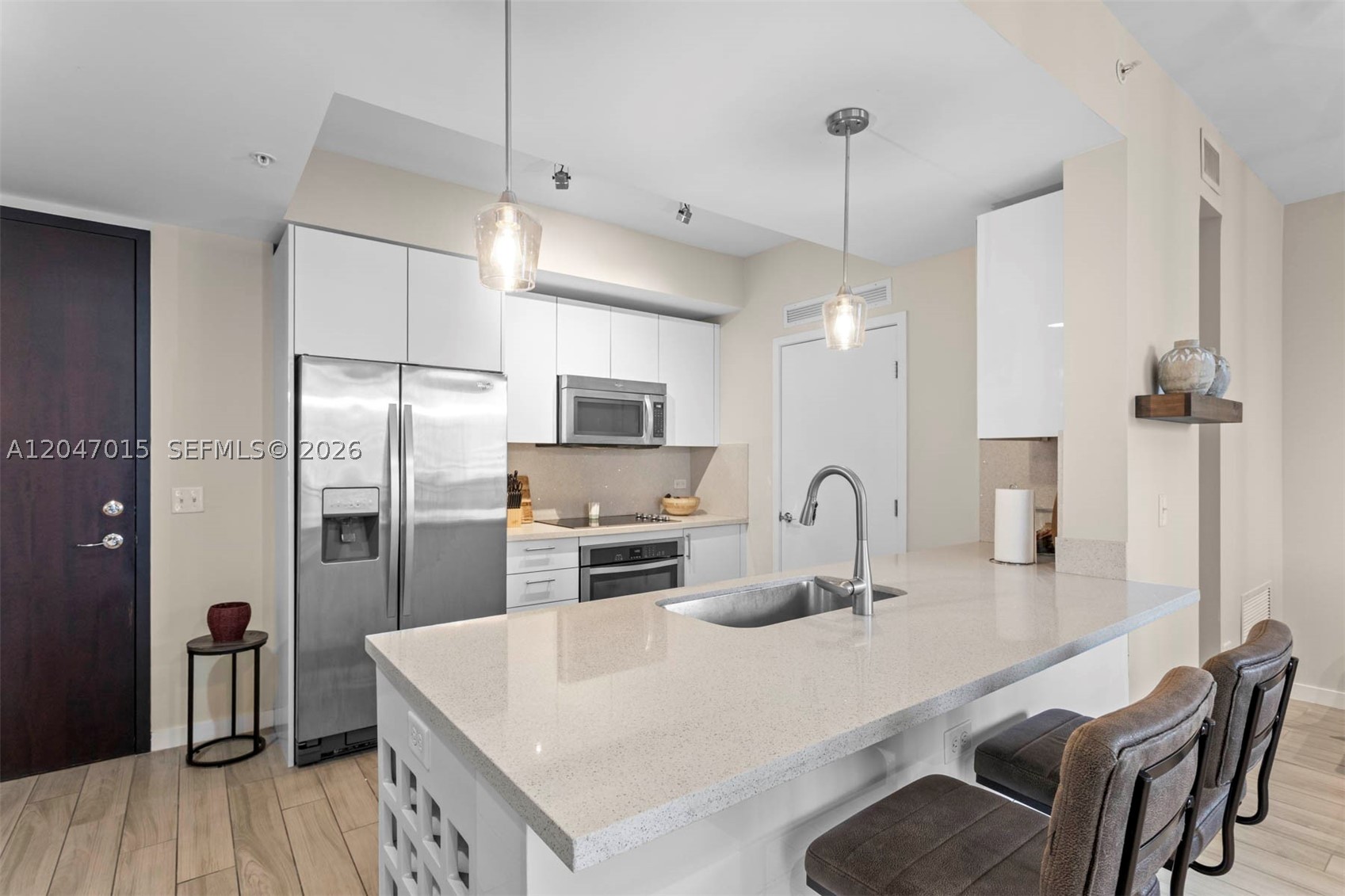 999 SW 1st Ave #2015, Miami FL 33130
