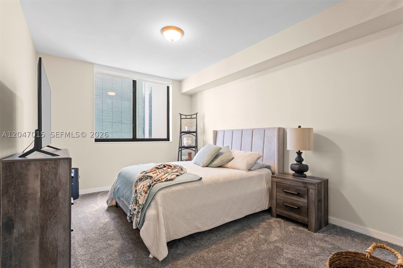 999 SW 1st Ave #2015, Miami FL 33130