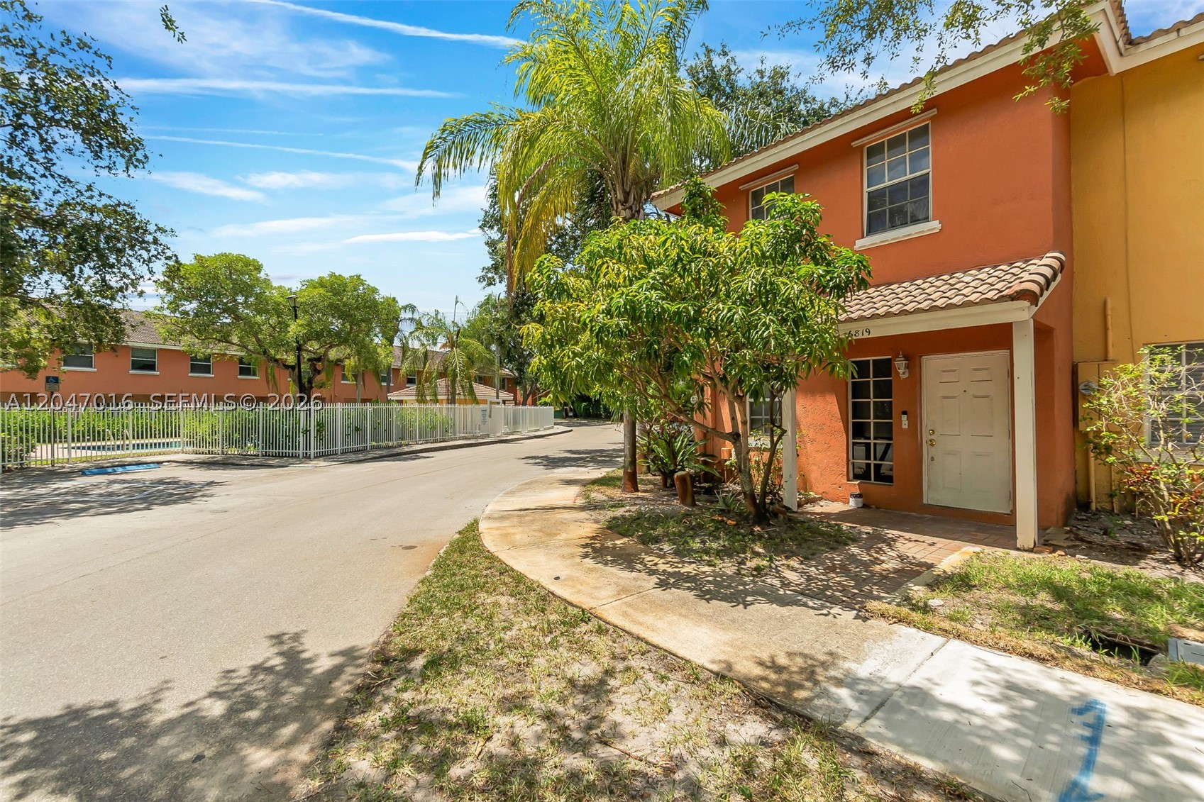6819 Sienna Club Pl, Lauderhill FL 33319