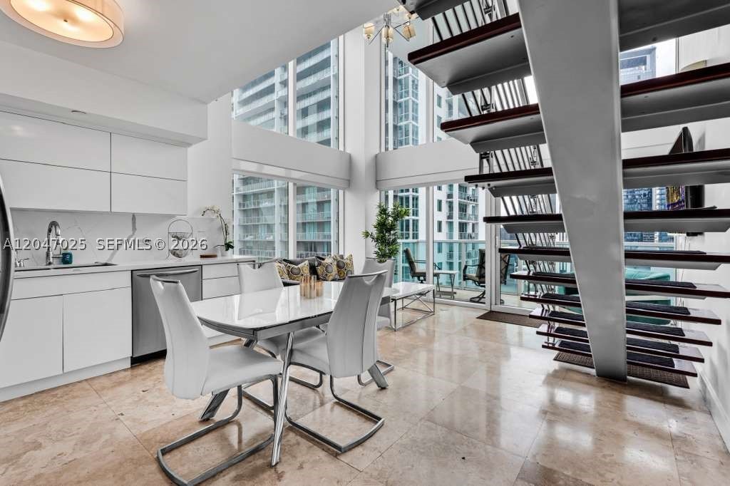 41 SE 5th St #1702, Miami FL 33131