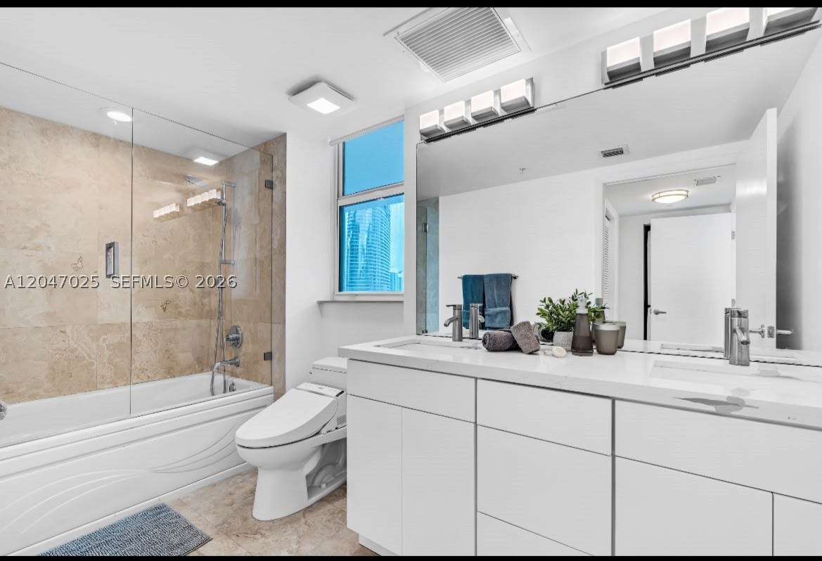 41 SE 5th St #1702, Miami FL 33131