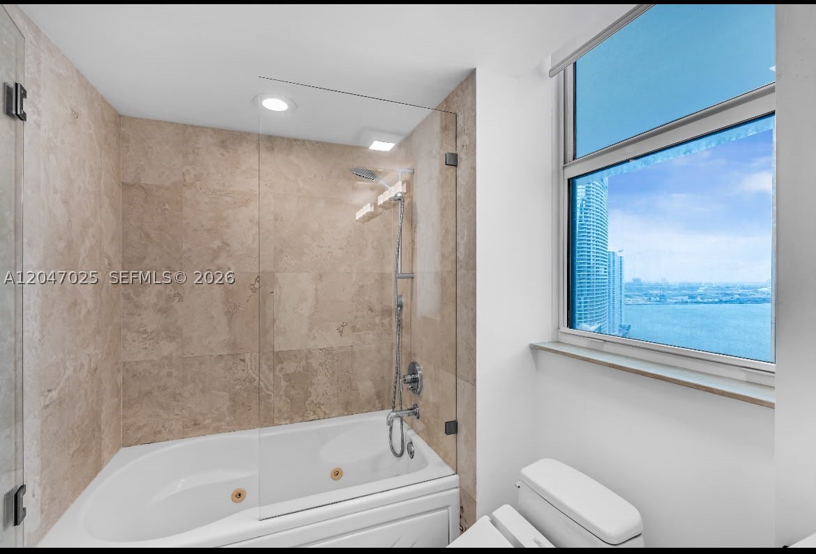 41 SE 5th St #1702, Miami FL 33131