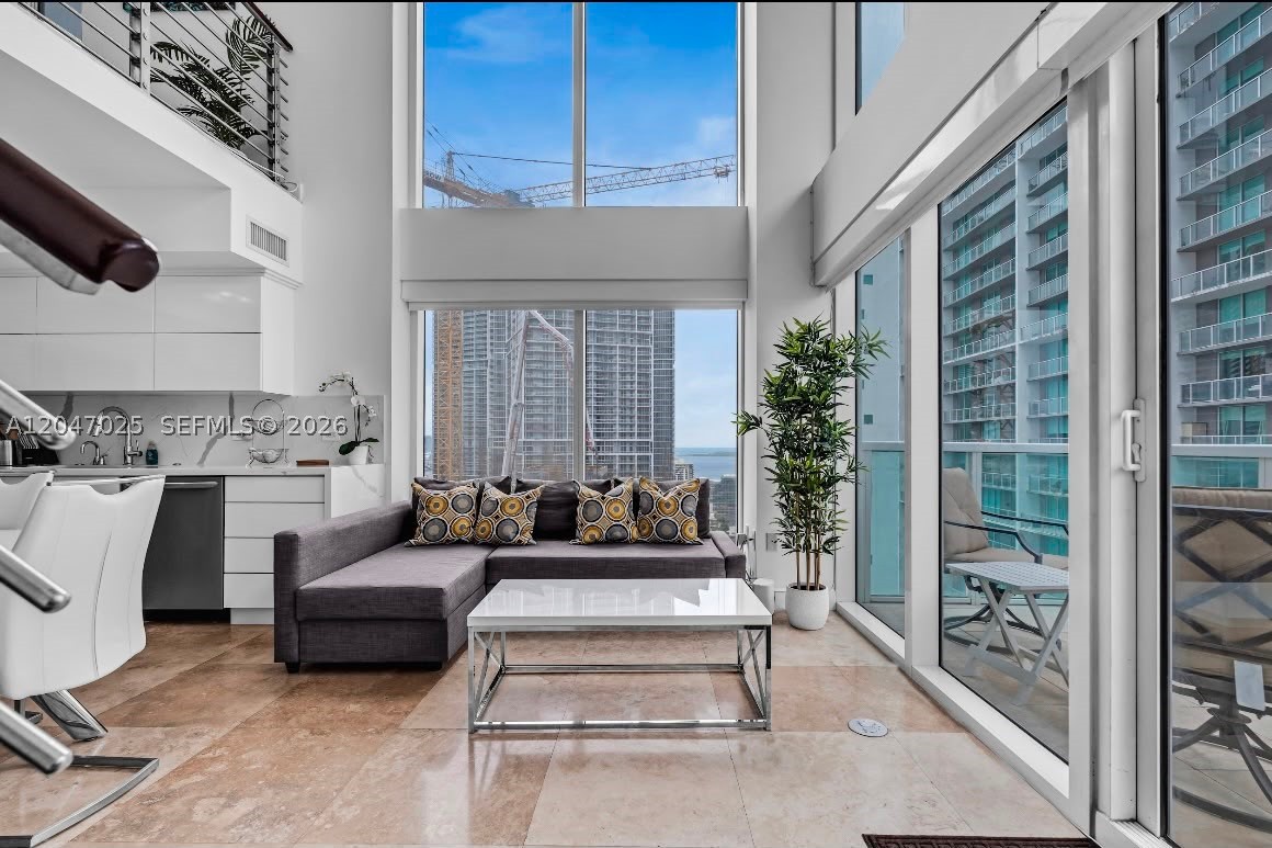 41 SE 5th St #1702, Miami FL 33131