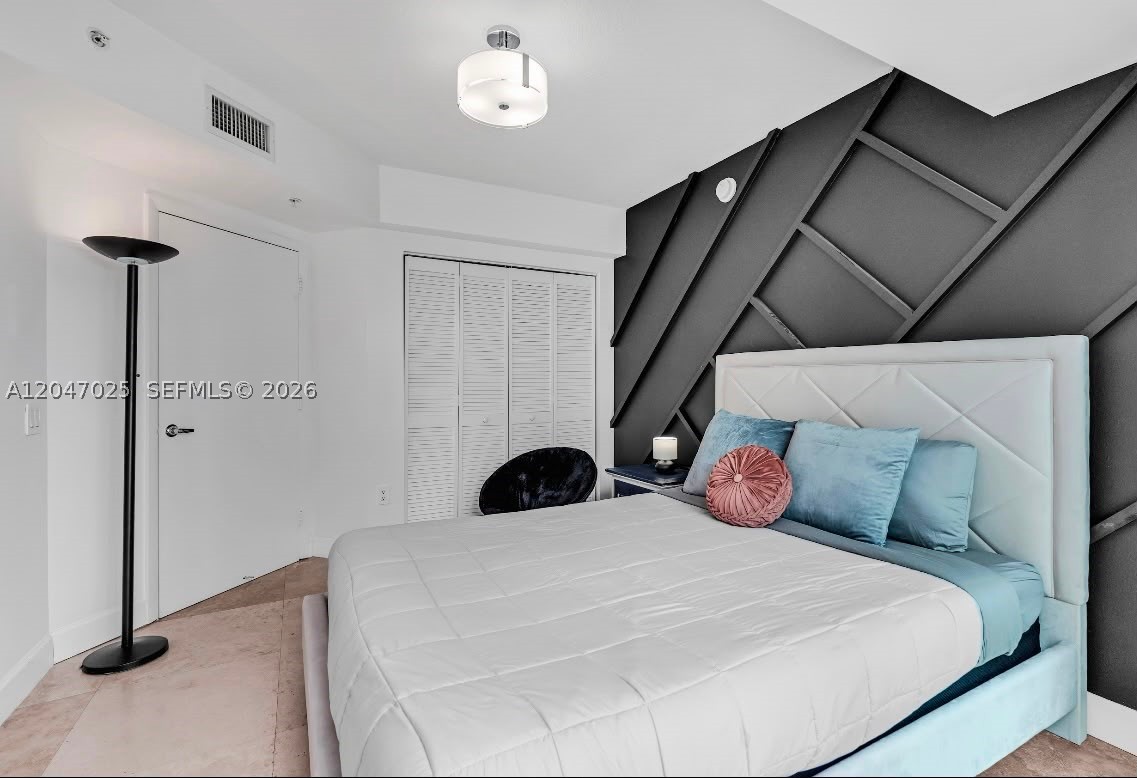 41 SE 5th St #1702, Miami FL 33131