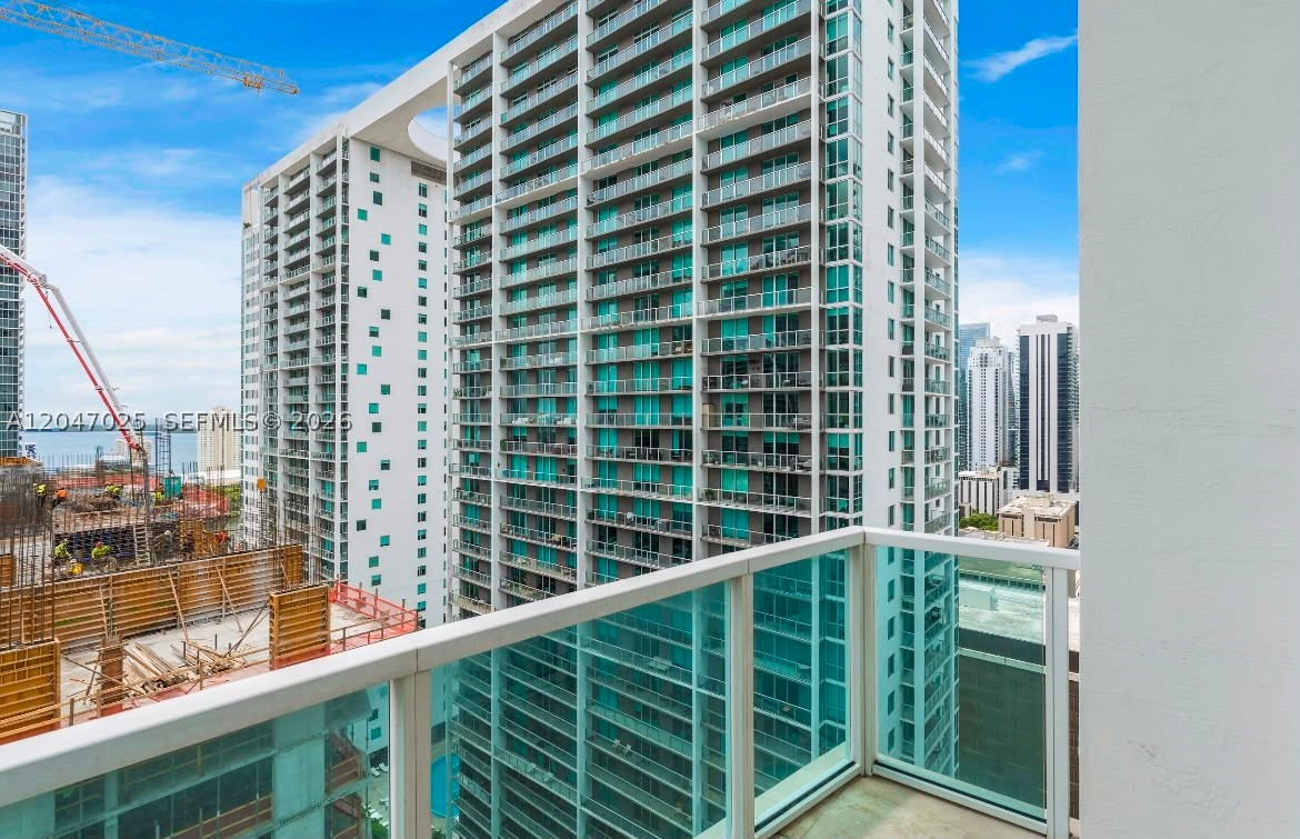 41 SE 5th St #1702, Miami FL 33131