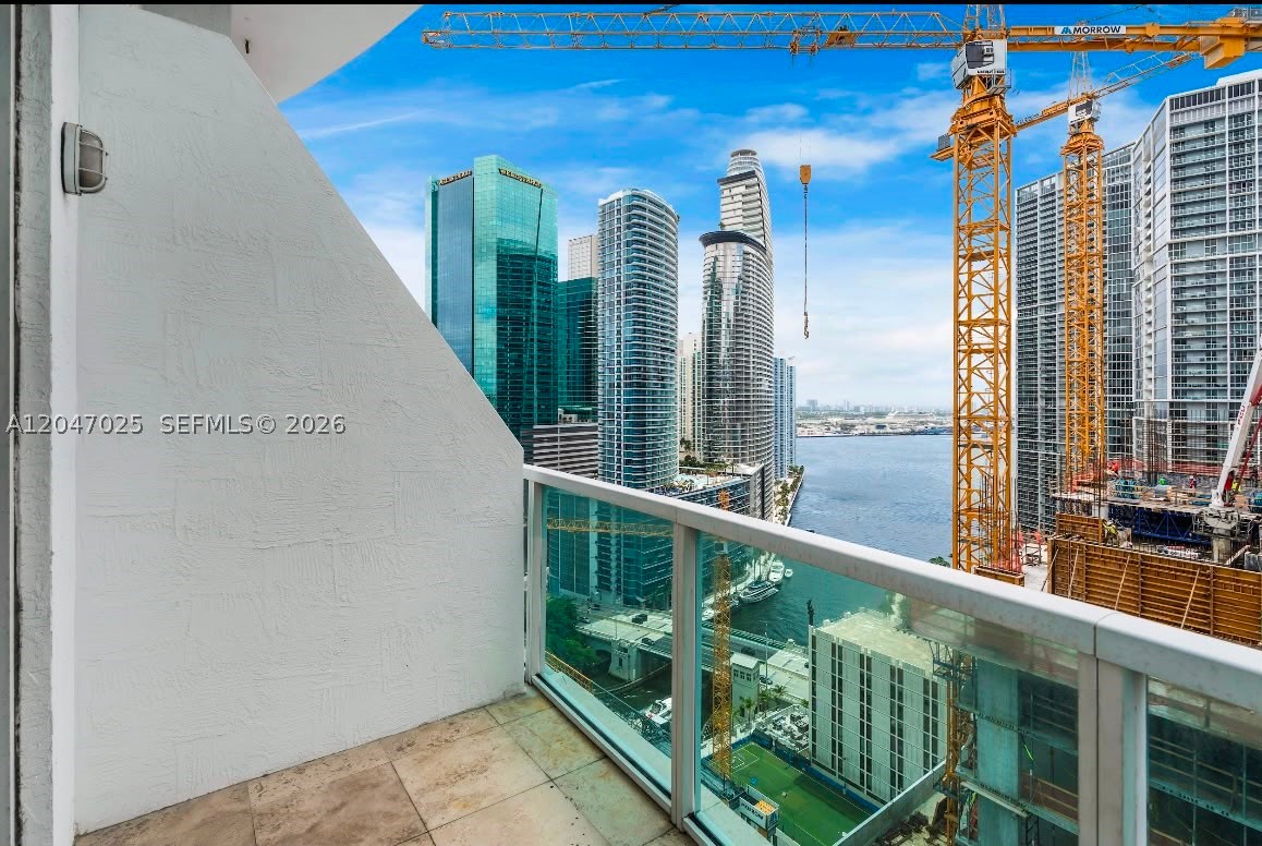41 SE 5th St #1702, Miami FL 33131