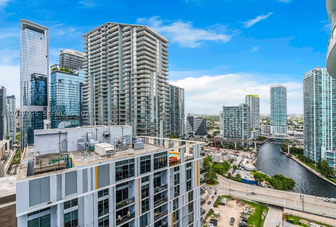 41 SE 5th St #1702, Miami FL 33131